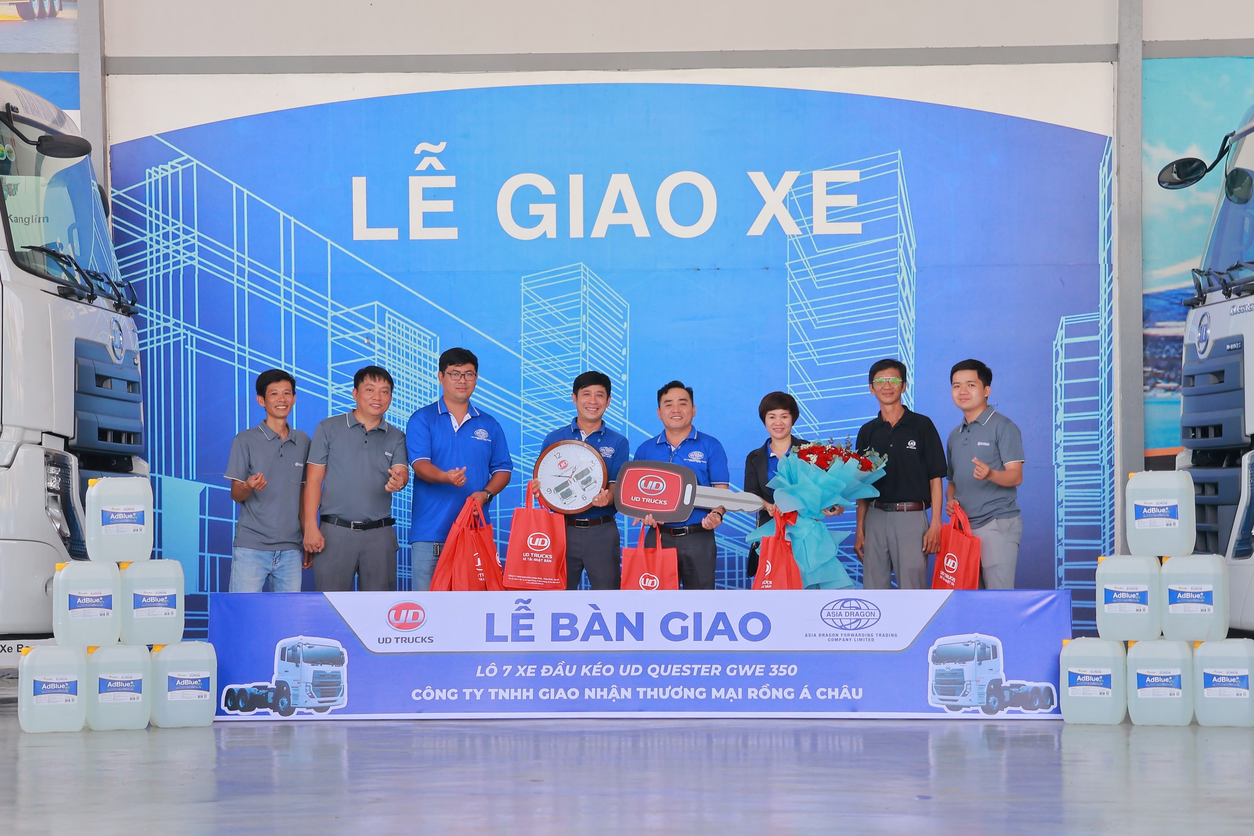 240815 Bàn giao lô 7 xe đầu kéo GWE 350 cho công ty Rồng Á Châu