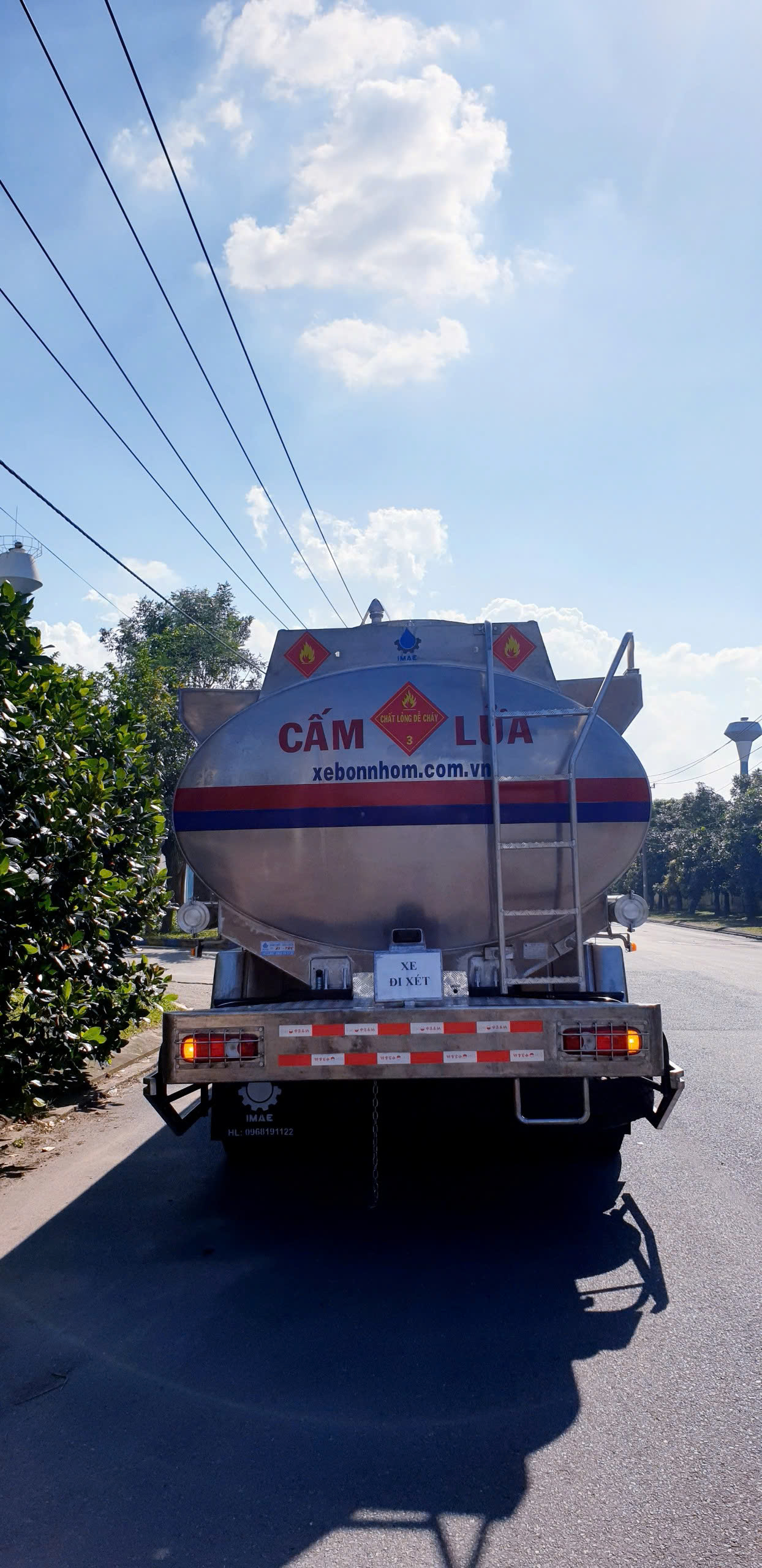 Bồn nhôm Imae 8x4 CGE 350 - http://marketing.namhangroup.com/file/udtrucks/CGE-350/Bon-Xitec-Nhom-IMAE/photo/8x4_cge_350_xitec_nhom_imae_9.jpg