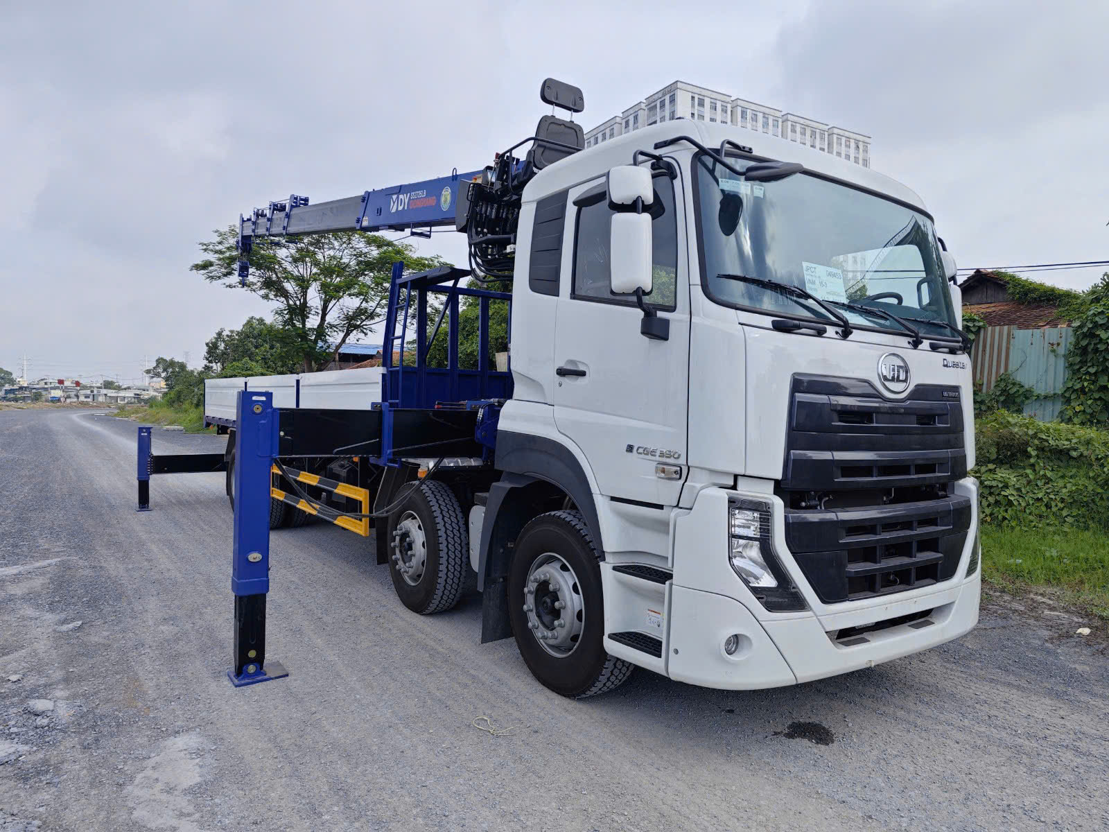 8x4 CGE 350 Cẩu DongYang SS2725LB
