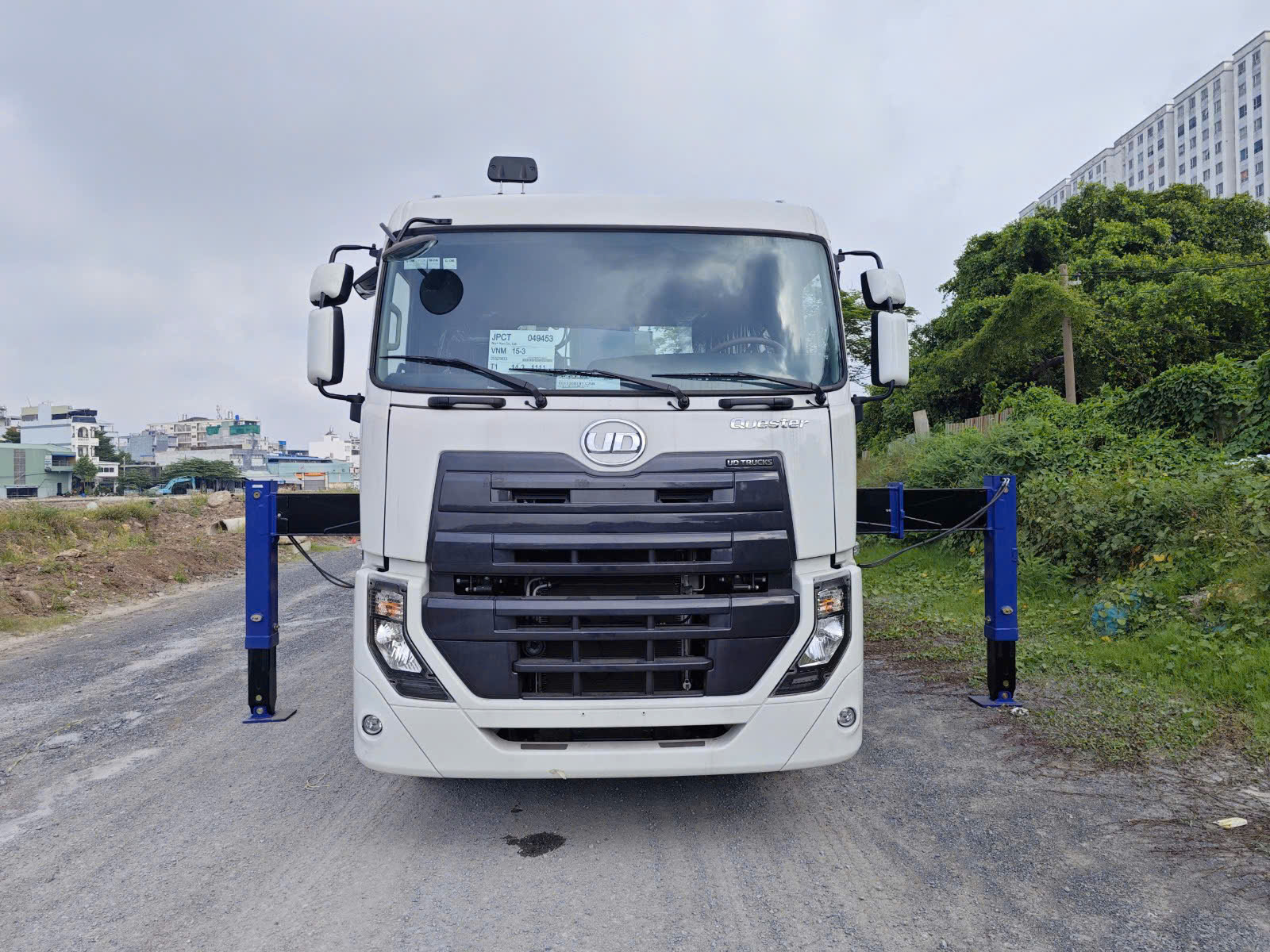 8x4 CGE 350 Cẩu DongYang SS2725LB - http://marketing.namhangroup.com/file/udtrucks/CGE-350/Dongyang-SS2725LB/photo/1786169401944_4668912562854094576_g5144616896655904606_40520aac2.jpg