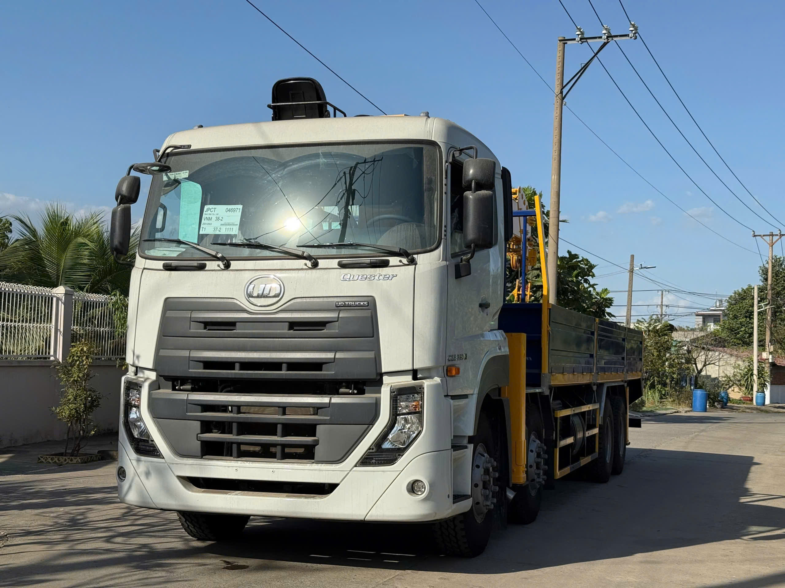 8x4 CGE 350 Soosan SCS1015LS - http://marketing.namhangroup.com/file/udtrucks/CGE-350/Soosan-SCS1015LS/photo/z7852491136289_75000526791bbf8726d1564c7bb04e5a.jpg