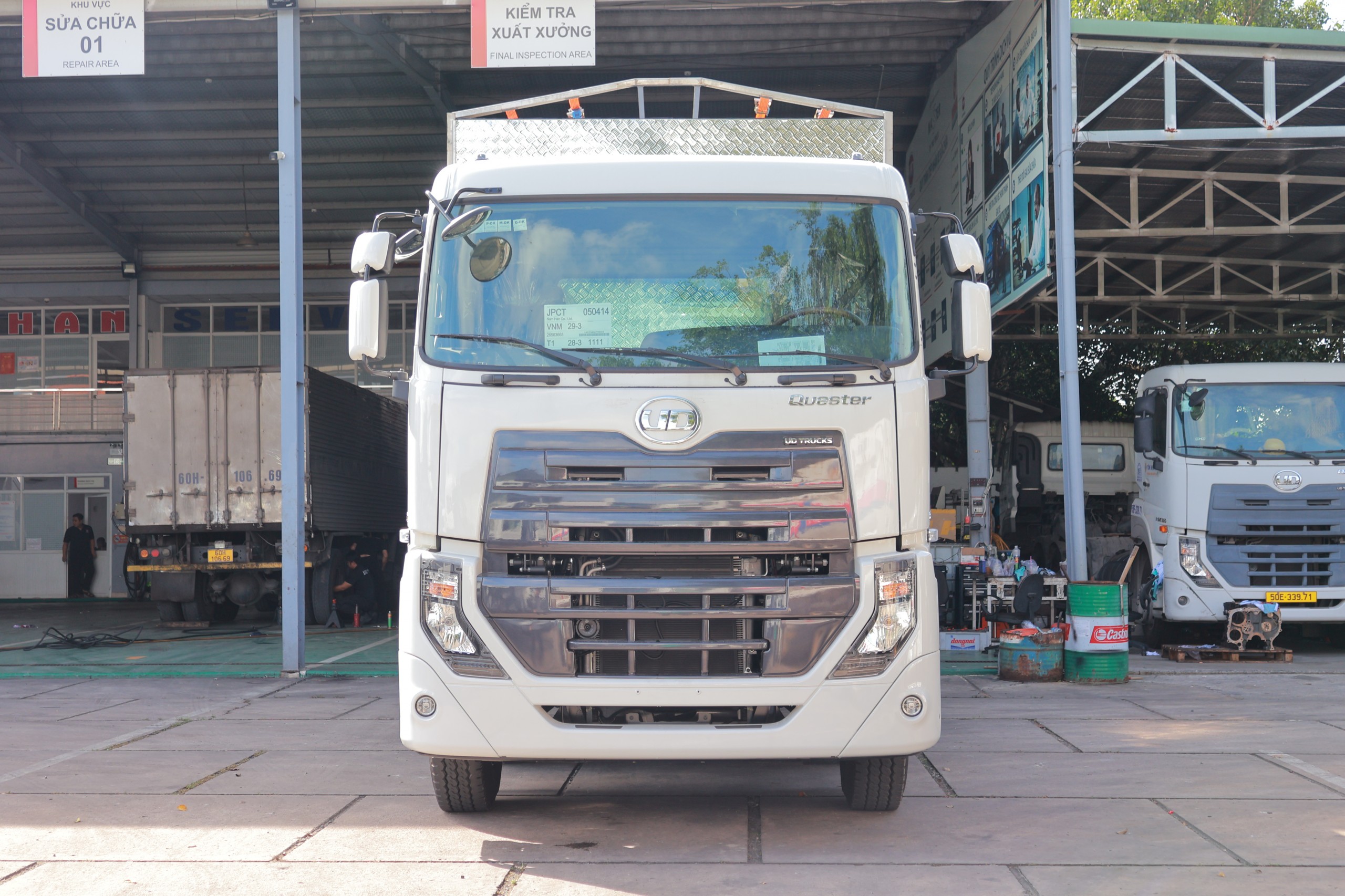 8x4 CGE 350 TMB 9m7 Inox TN - http://marketing.namhangroup.com/file/udtrucks/CGE-350/TMB-9700-inox-TN/photo/img_6301.jpg