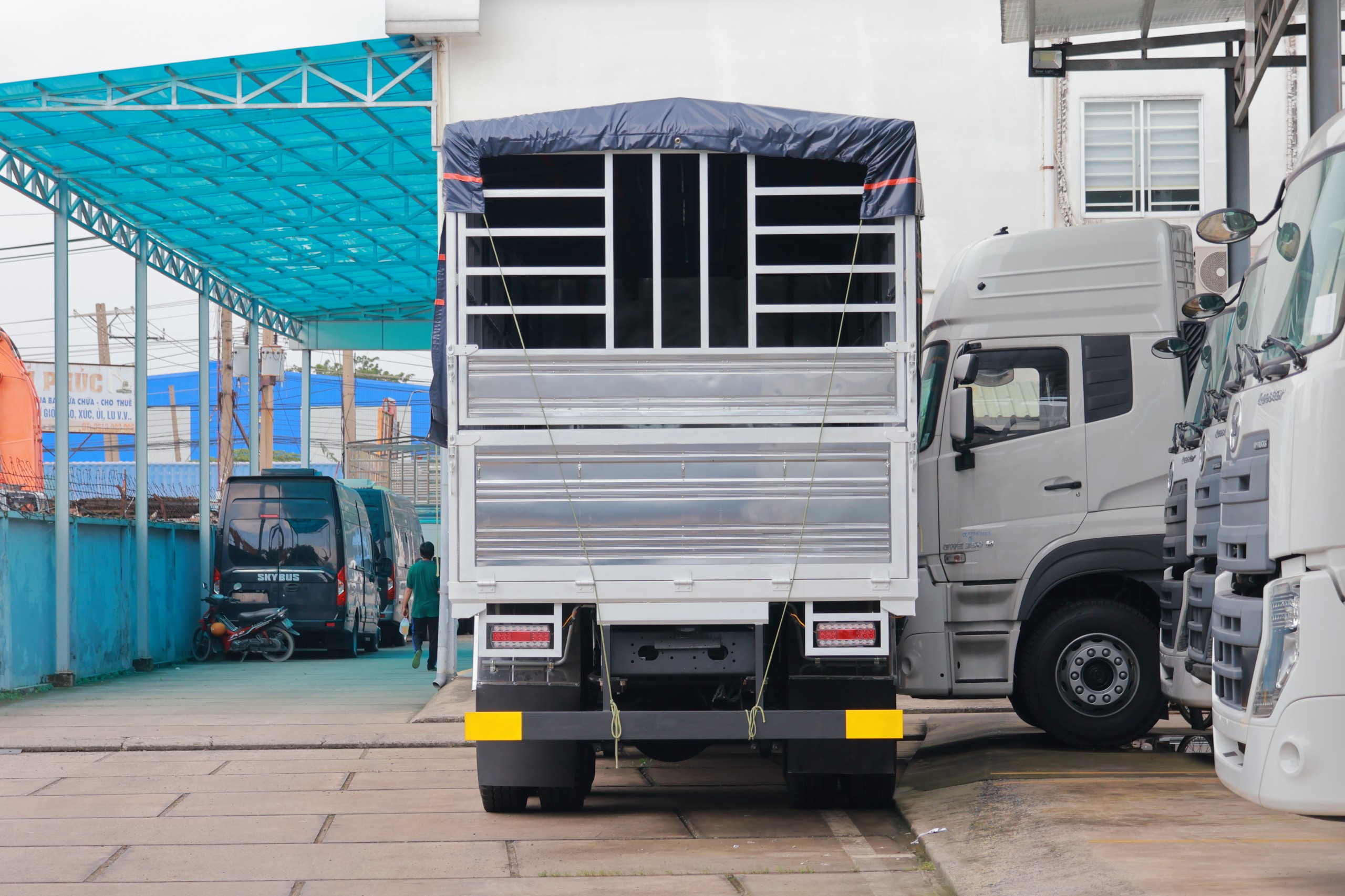 8x4 CGE 350 TMB TC - http://marketing.namhangroup.com/file/udtrucks/CGE-350/TMB-TC-OTDN/photo/img_6443.jpg