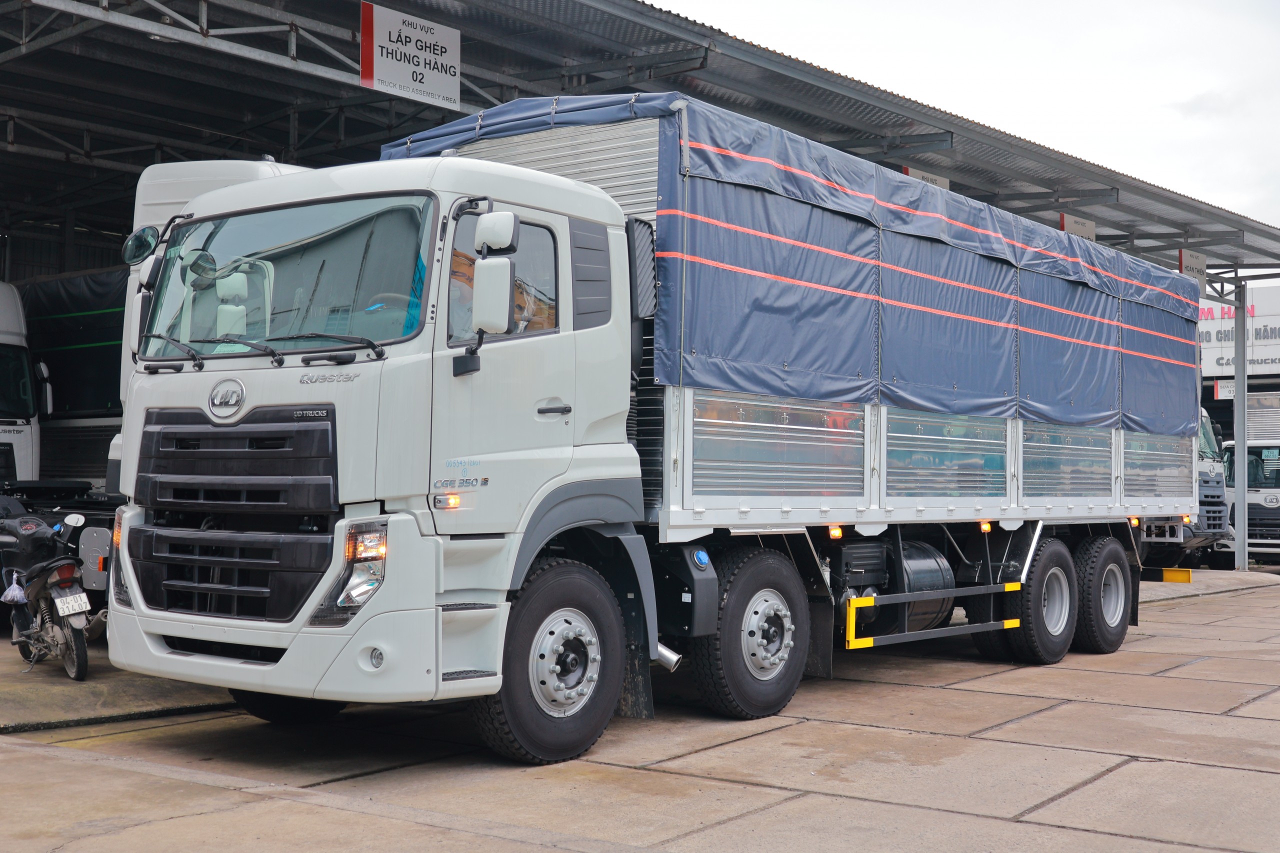 8x4 CGE 350 TMB TC - http://marketing.namhangroup.com/file/udtrucks/CGE-350/TMB-TC-OTDN/photo/img_6451.jpg