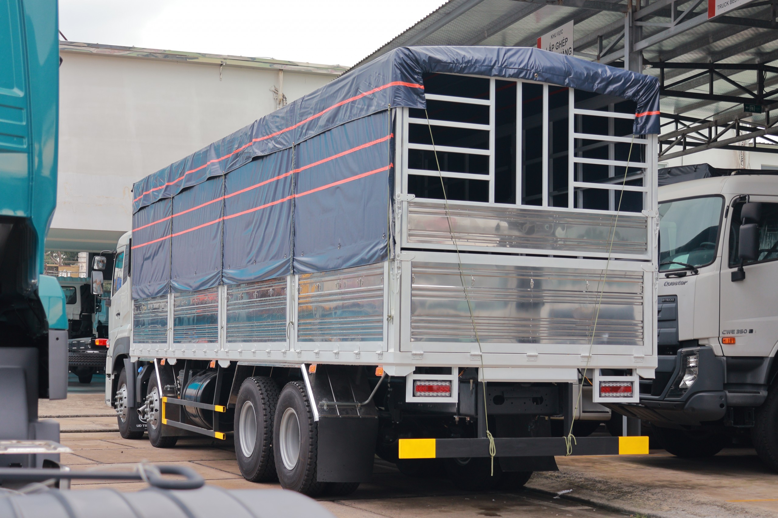 8x4 CGE 350 TMB TC - http://marketing.namhangroup.com/file/udtrucks/CGE-350/TMB-TC-OTDN/photo/img_6458.jpg