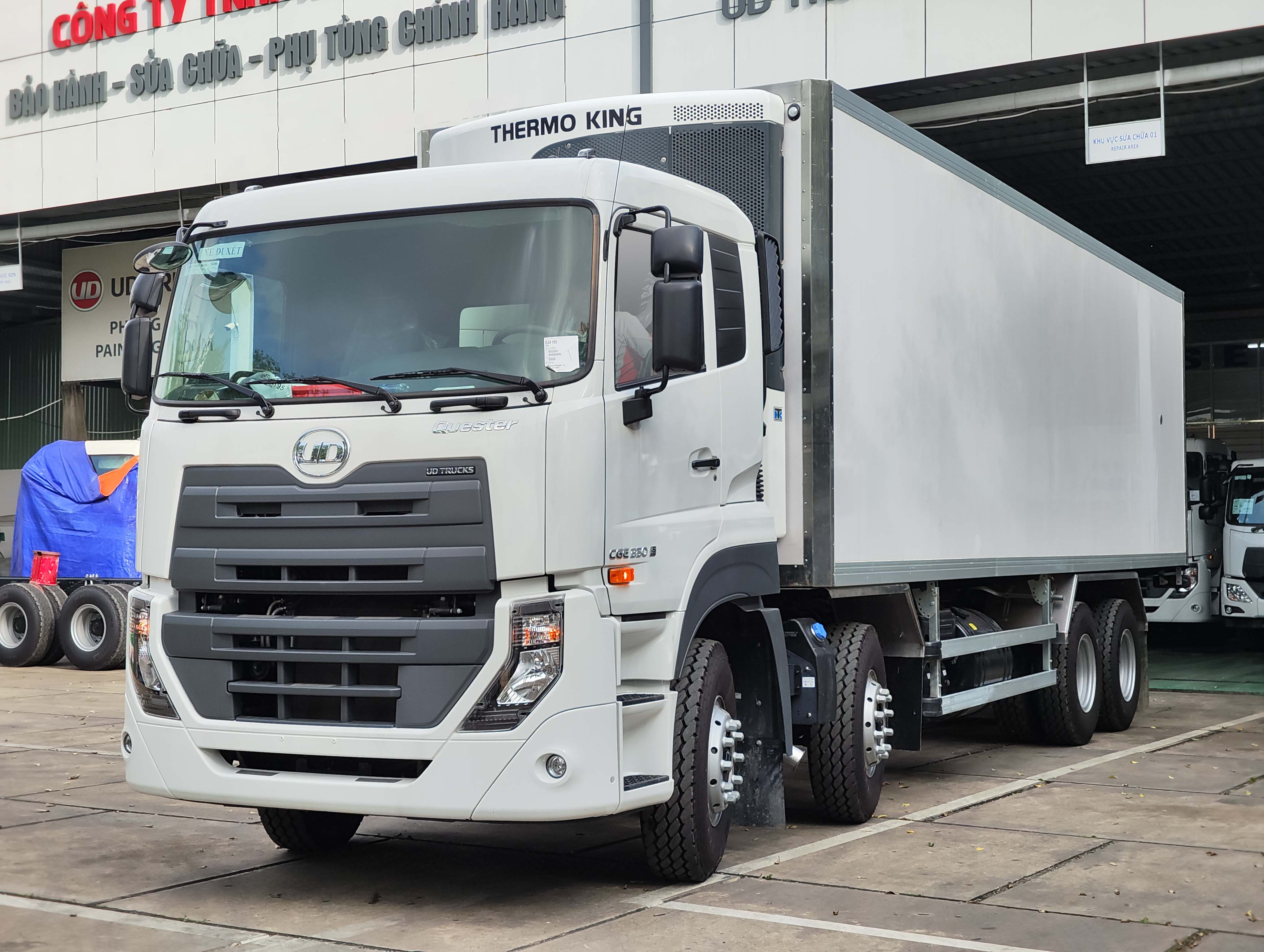 Thùng Đông Lạnh 8x4 CGE 350 TMK - http://marketing.namhangroup.com/file/udtrucks/CGE-350/ThermoKing/photo/IMG_20221123_150904_1_.jpg