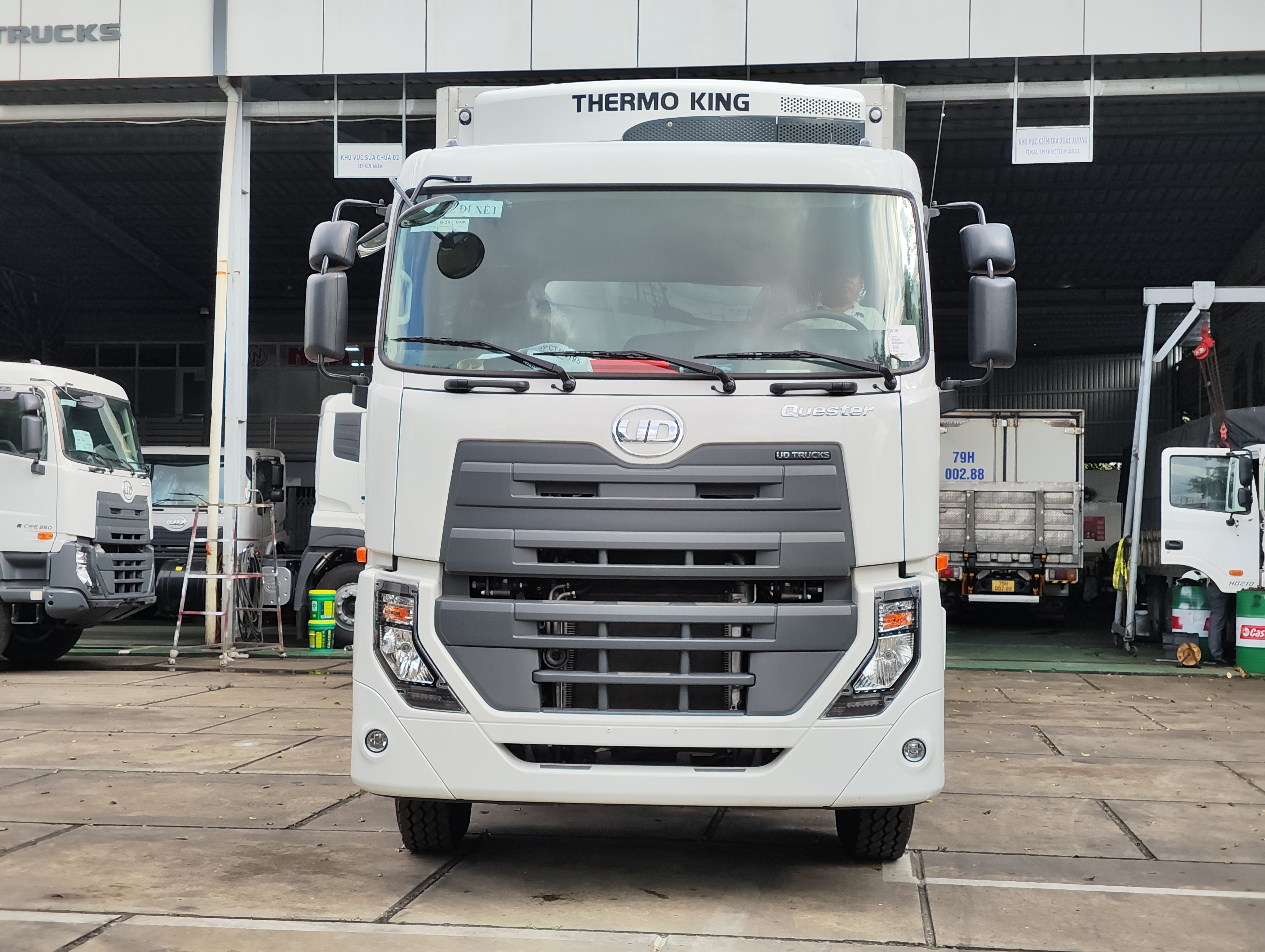 Thùng Đông Lạnh 8x4 CGE 350 TMK - http://marketing.namhangroup.com/file/udtrucks/CGE-350/ThermoKing/photo/IMG_20221123_150934_1_.jpg