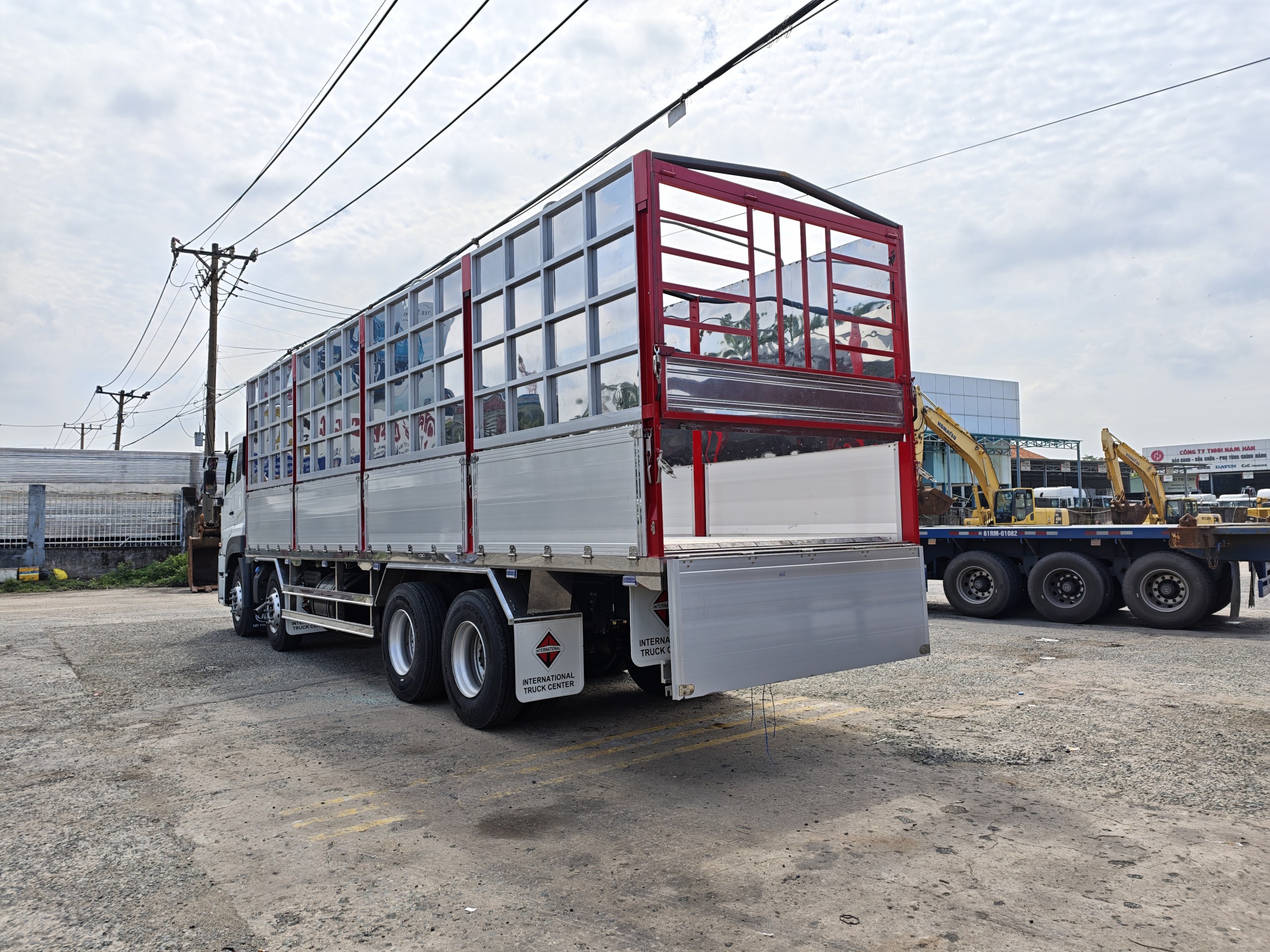 8x4 CGE 350 Keith Walking Floor - http://marketing.namhangroup.com/file/udtrucks/CGE-350/keith_walking_floor/photo/8x4_cge_350_keith_walking_floor_6.jpg
