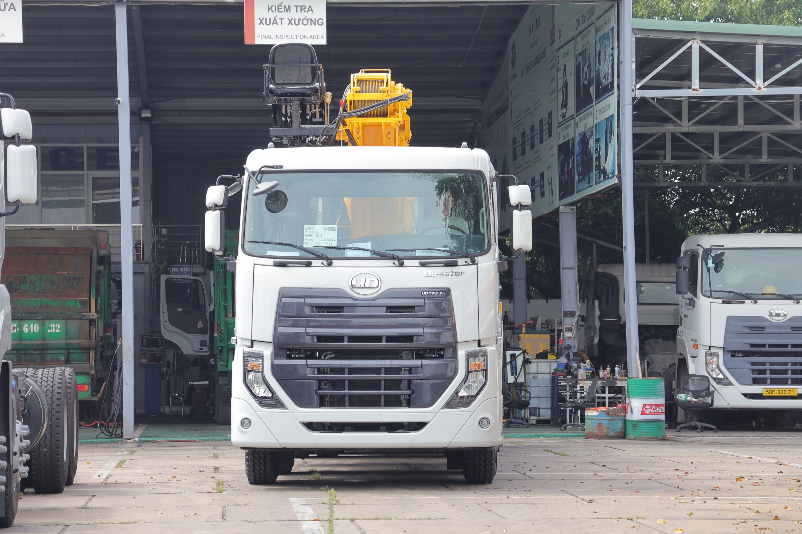 8x4 CGE 350 Soosan SCS1516S 2026 - http://marketing.namhangroup.com/file/udtrucks/CGE-350/v2026-Soosan-SCS1516S/photo/img_6041.jpg