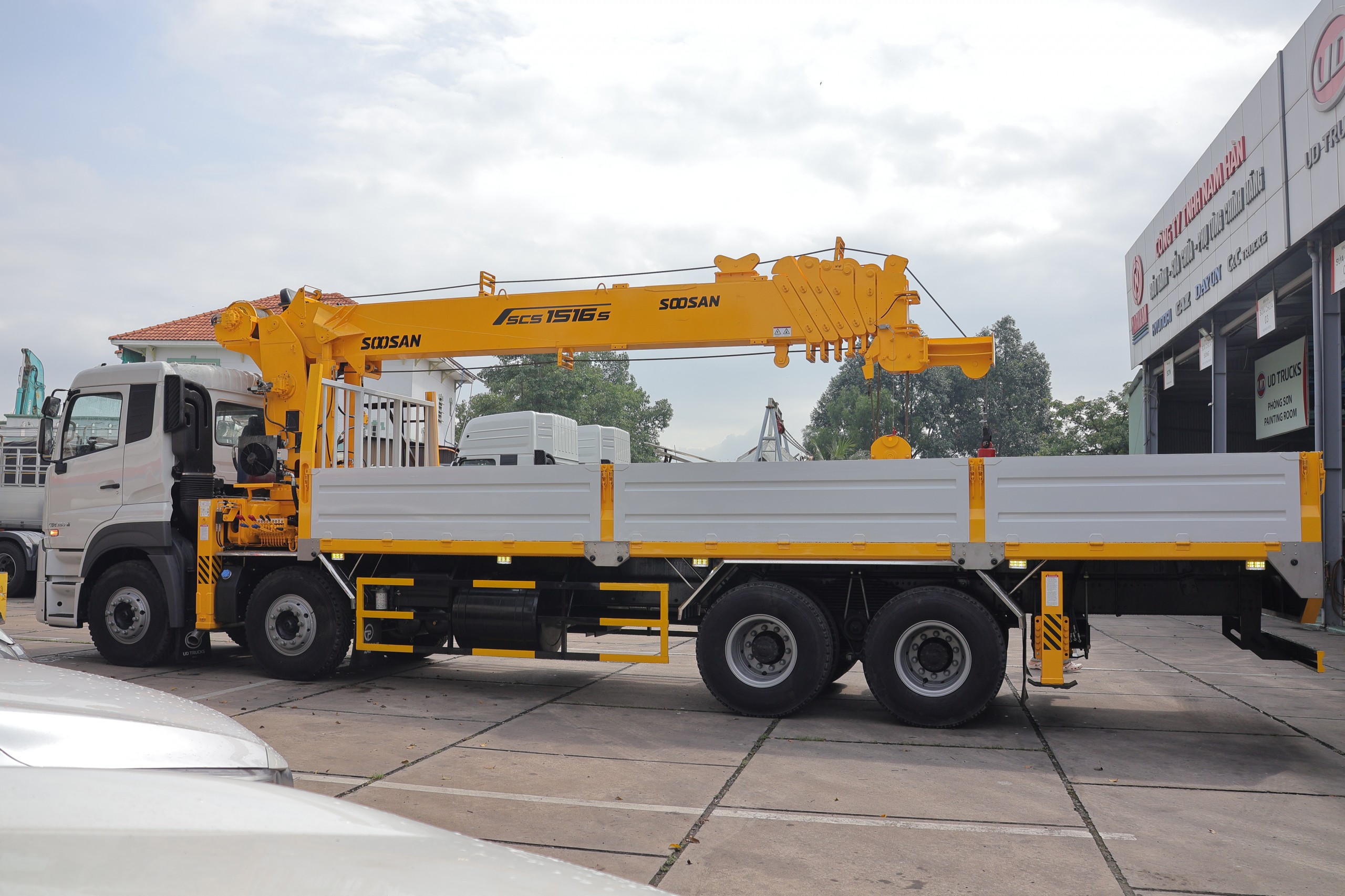 8x4 CGE 350 Soosan SCS1516S 2026 - http://marketing.namhangroup.com/file/udtrucks/CGE-350/v2026-Soosan-SCS1516S/photo/img_6051.jpg
