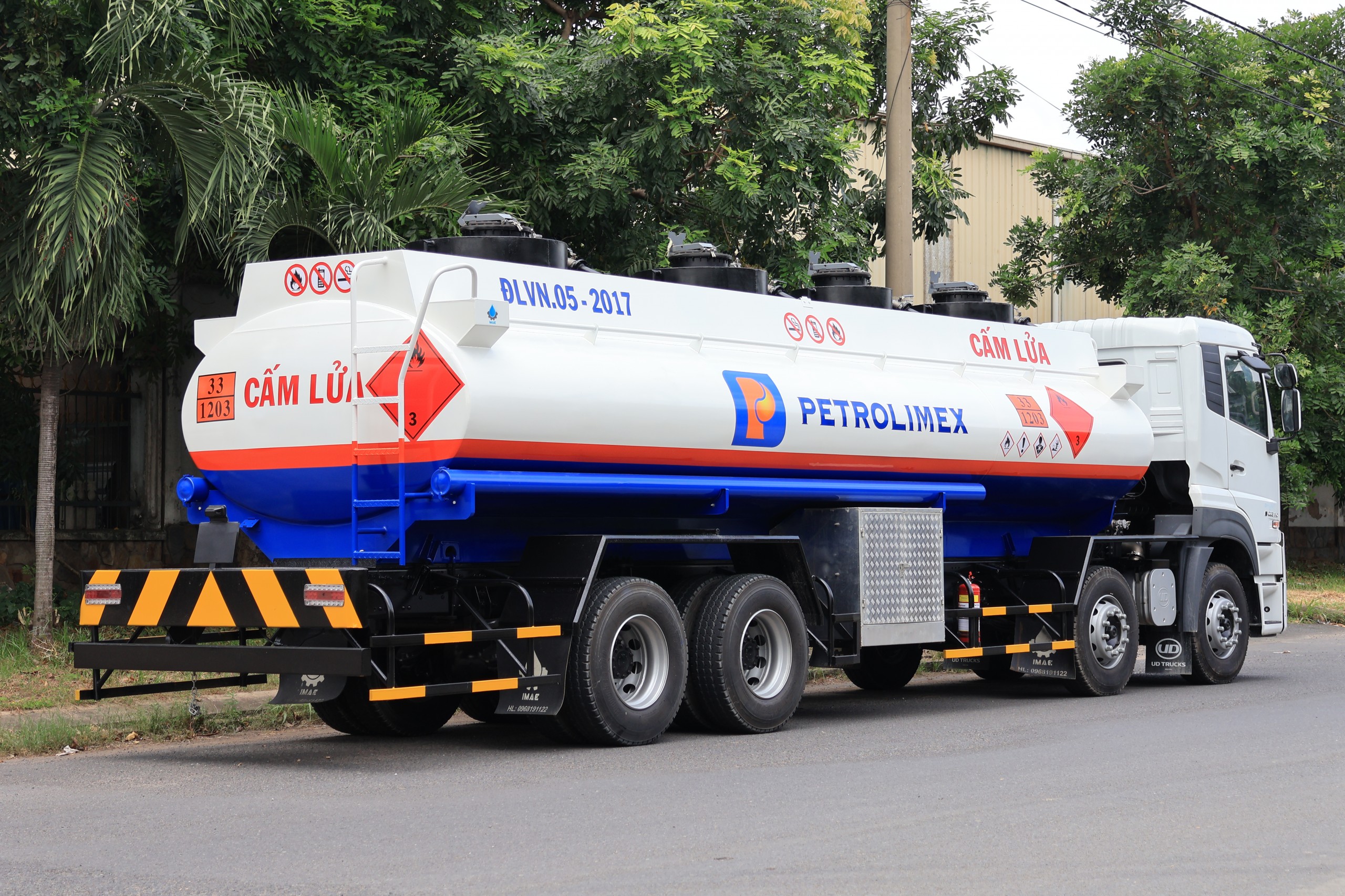 8x4 CGE 350 Xitec 22m³ IMAE - http://marketing.namhangroup.com/file/udtrucks/CGE-350/v2026-xitec-22m3/photo/img_5960.jpg
