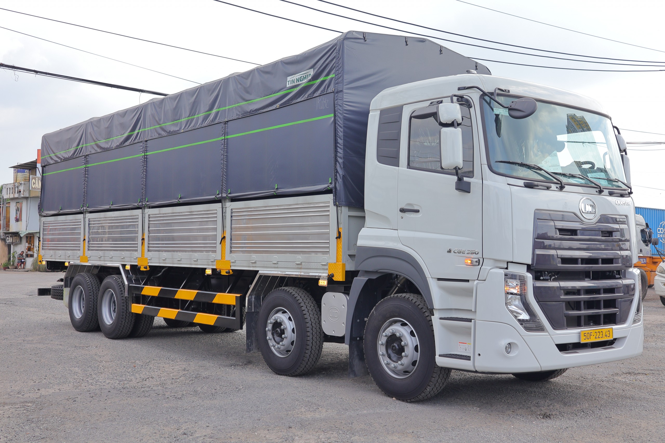 8x4 CGE 350 TMB TC TN - http://marketing.namhangroup.com/file/udtrucks/CGE-350/v2026_tmb_tc_tn_2/photo/8.jpg
