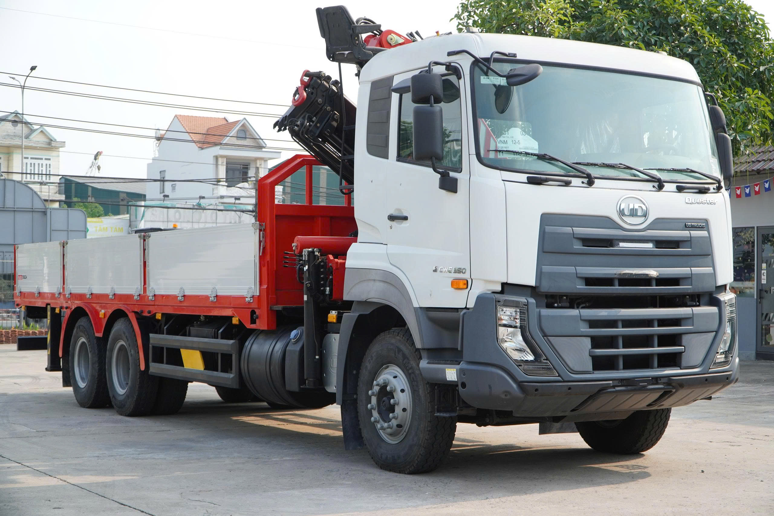 6x4 CWE 350 Sany Palfinger - http://marketing.namhangroup.com/file/udtrucks/CWE-350/Sany-Palfinger/photo/6x4_cwe_350_sany_palfinger_spk_18500_34.jpg