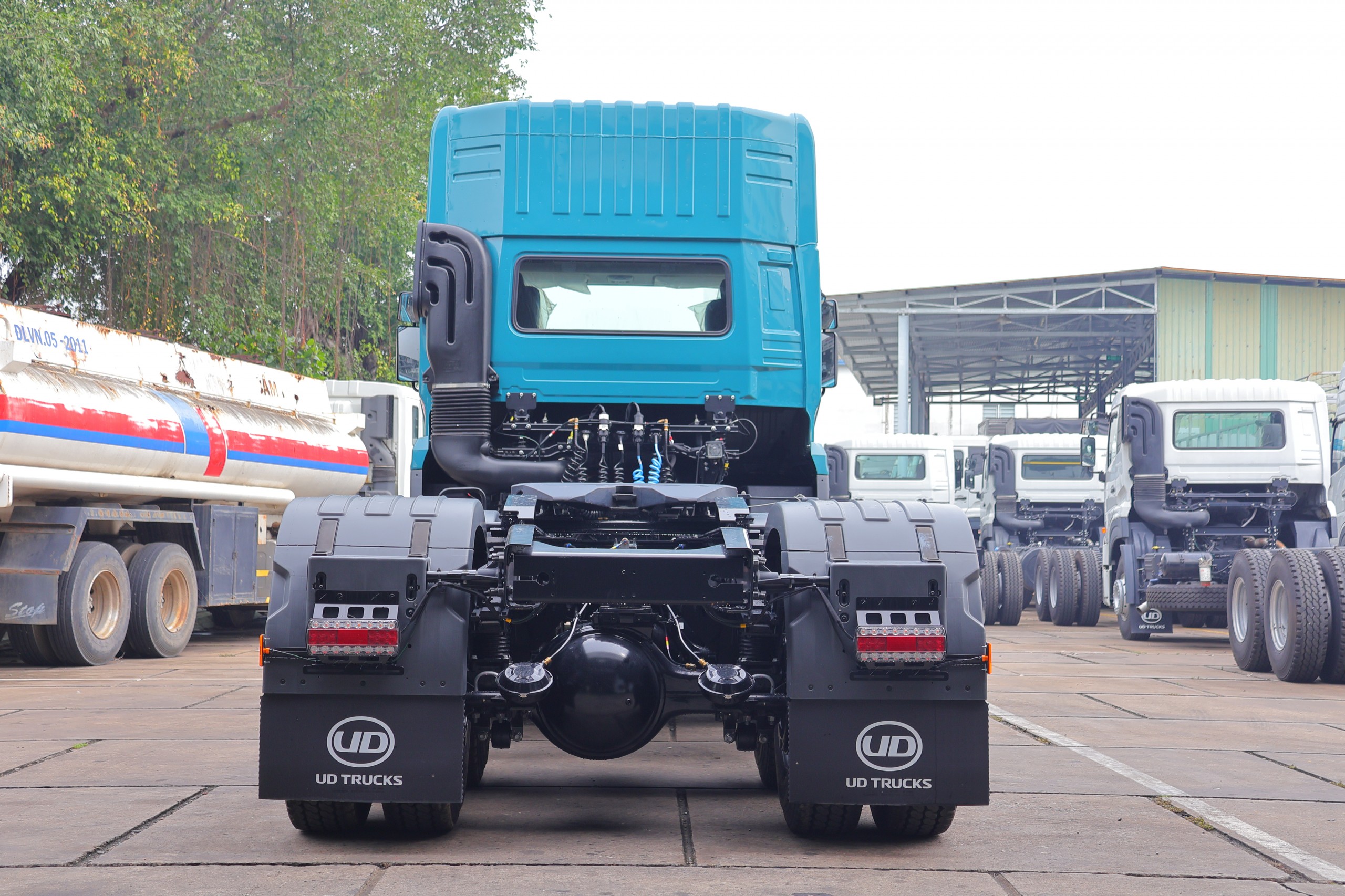 6x4 GWE 350 XXSL Green - http://marketing.namhangroup.com/file/udtrucks/GWE-350-XXSL/Green/photo/img_5289.jpg