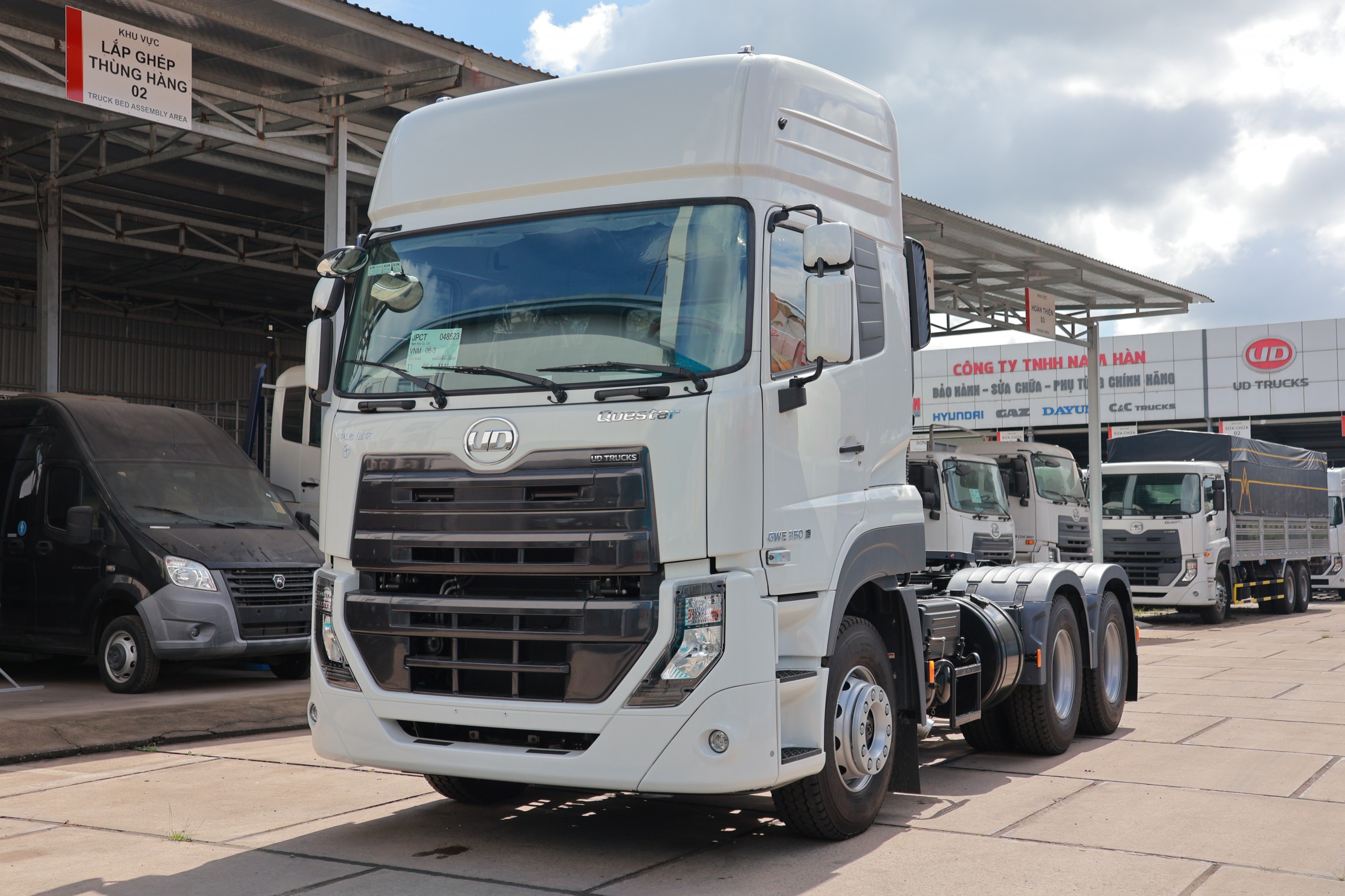 Đầu kéo 6x4 GWE 350 XXSL 2026 - http://marketing.namhangroup.com/file/udtrucks/GWE-350-XXSL/ver-2026/photo/img_5118.jpg