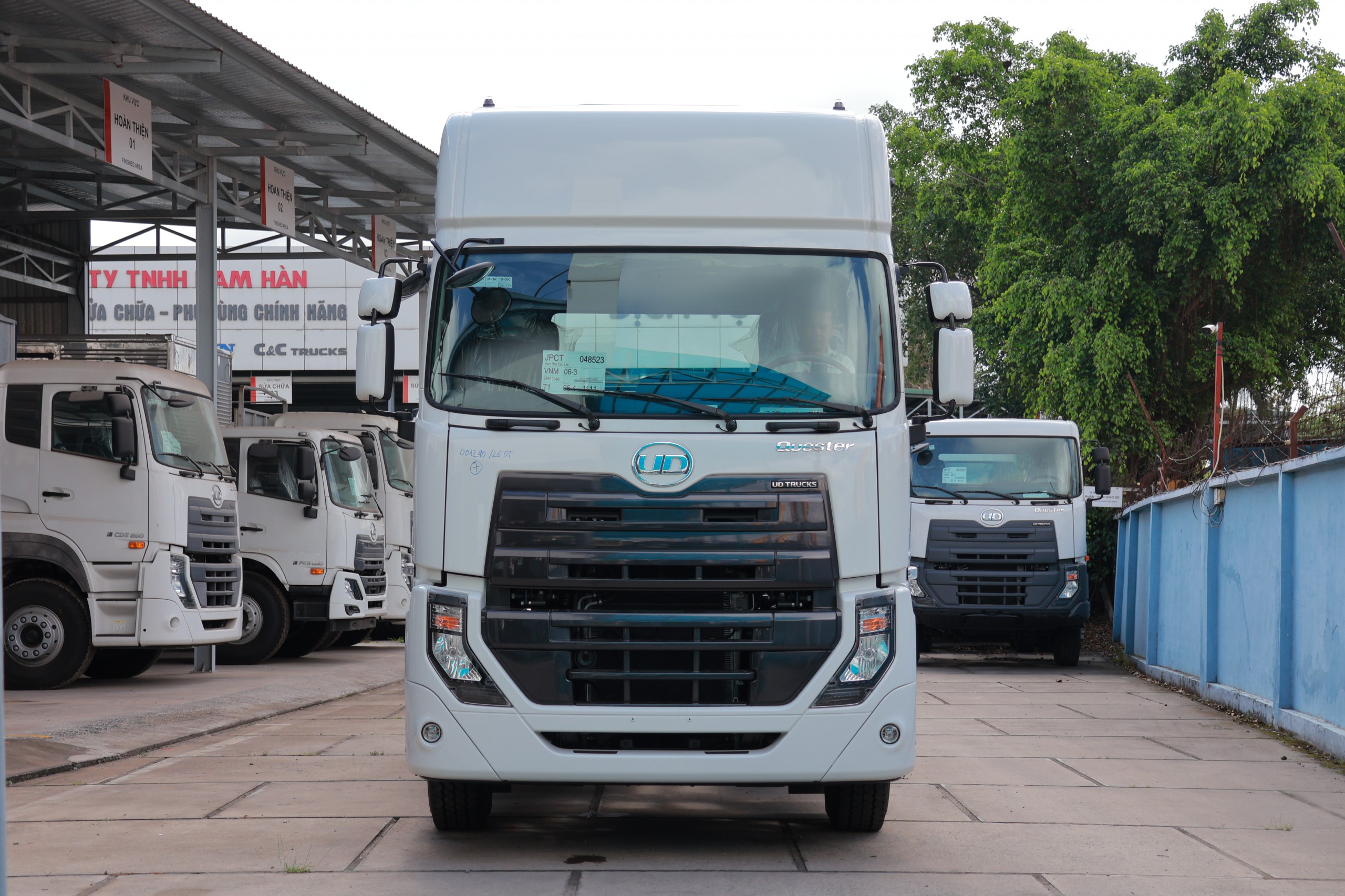 Đầu kéo 6x4 GWE 350 XXSL 2026 - http://marketing.namhangroup.com/file/udtrucks/GWE-350-XXSL/ver-2026/photo/img_5119.jpg