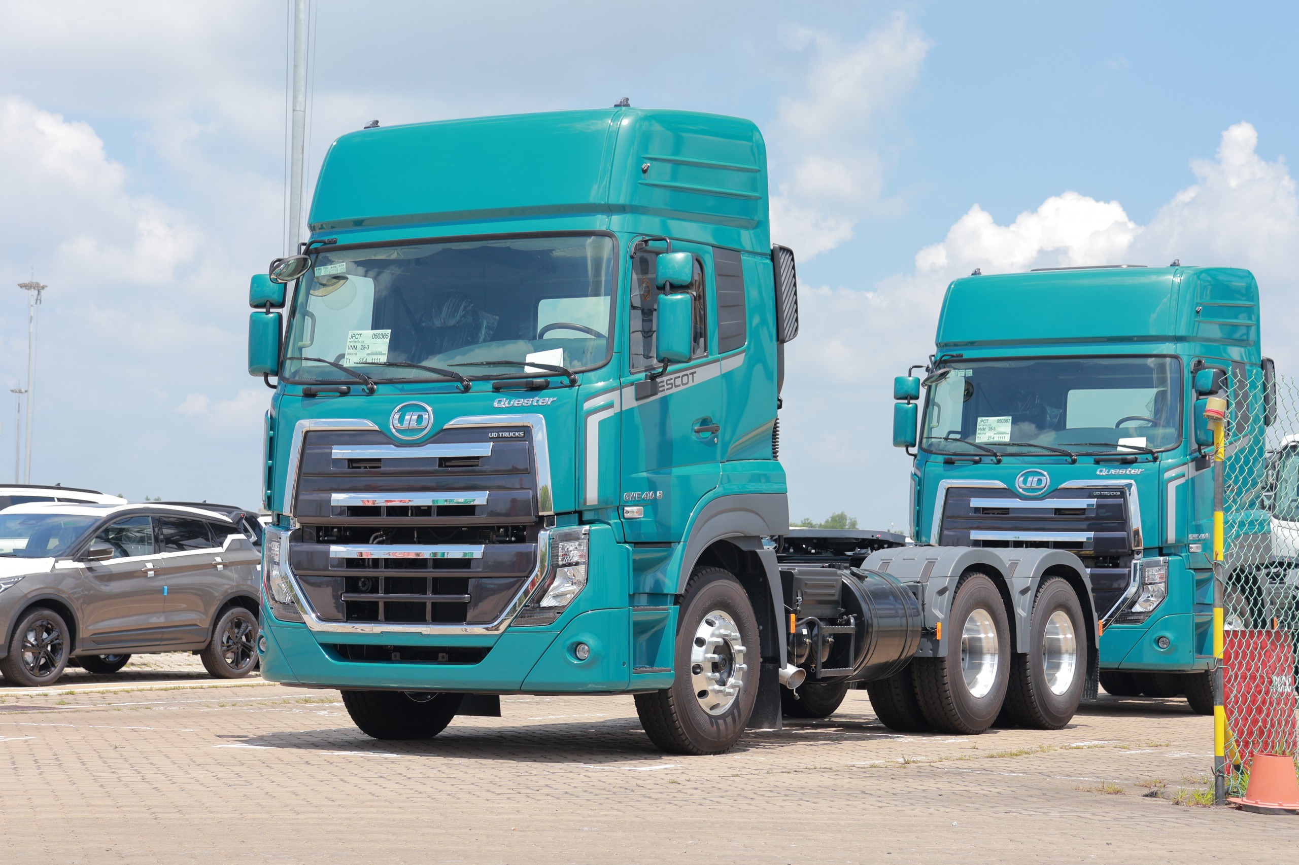 Đầu kéo GWE 410 XXSL Green - http://marketing.namhangroup.com/file/udtrucks/GWE-410-XXSL/v2026-green/photo/img_6122.jpg