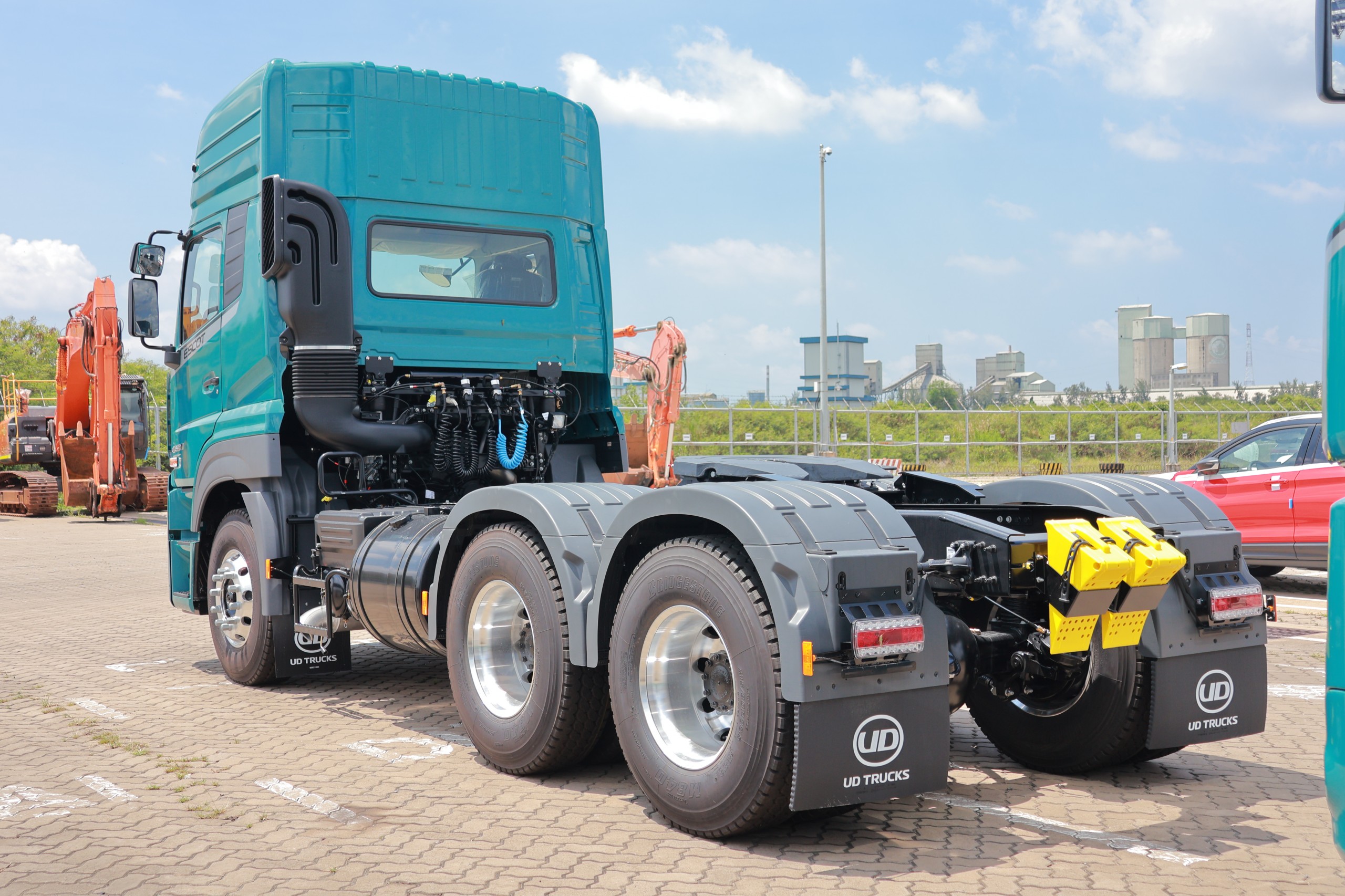 Đầu kéo GWE 410 XXSL Green - http://marketing.namhangroup.com/file/udtrucks/GWE-410-XXSL/v2026-green/photo/img_6123.jpg