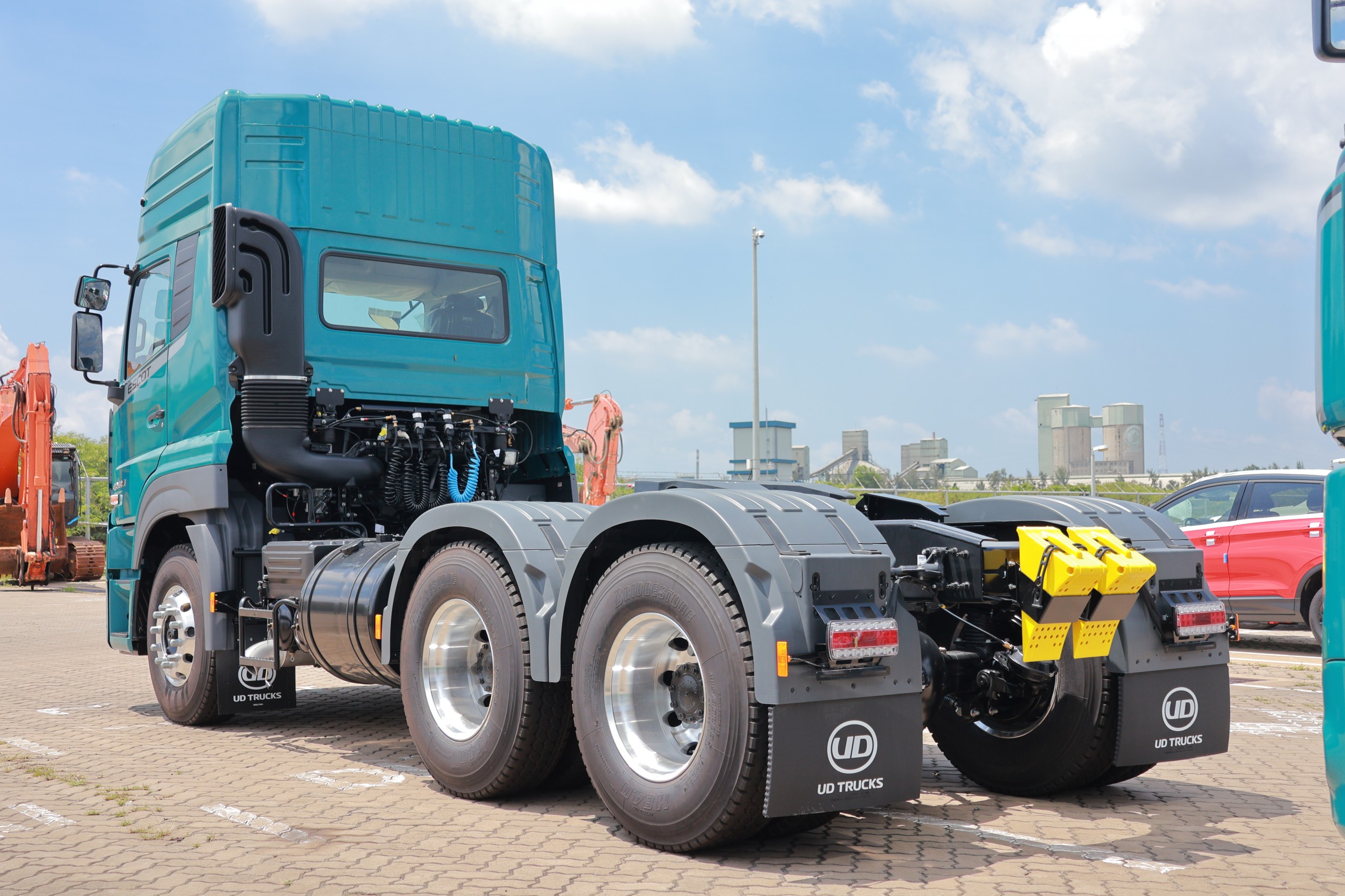 Đầu kéo GWE 410 XXSL Green - http://marketing.namhangroup.com/file/udtrucks/GWE-410-XXSL/v2026-green/photo/img_6124.jpg
