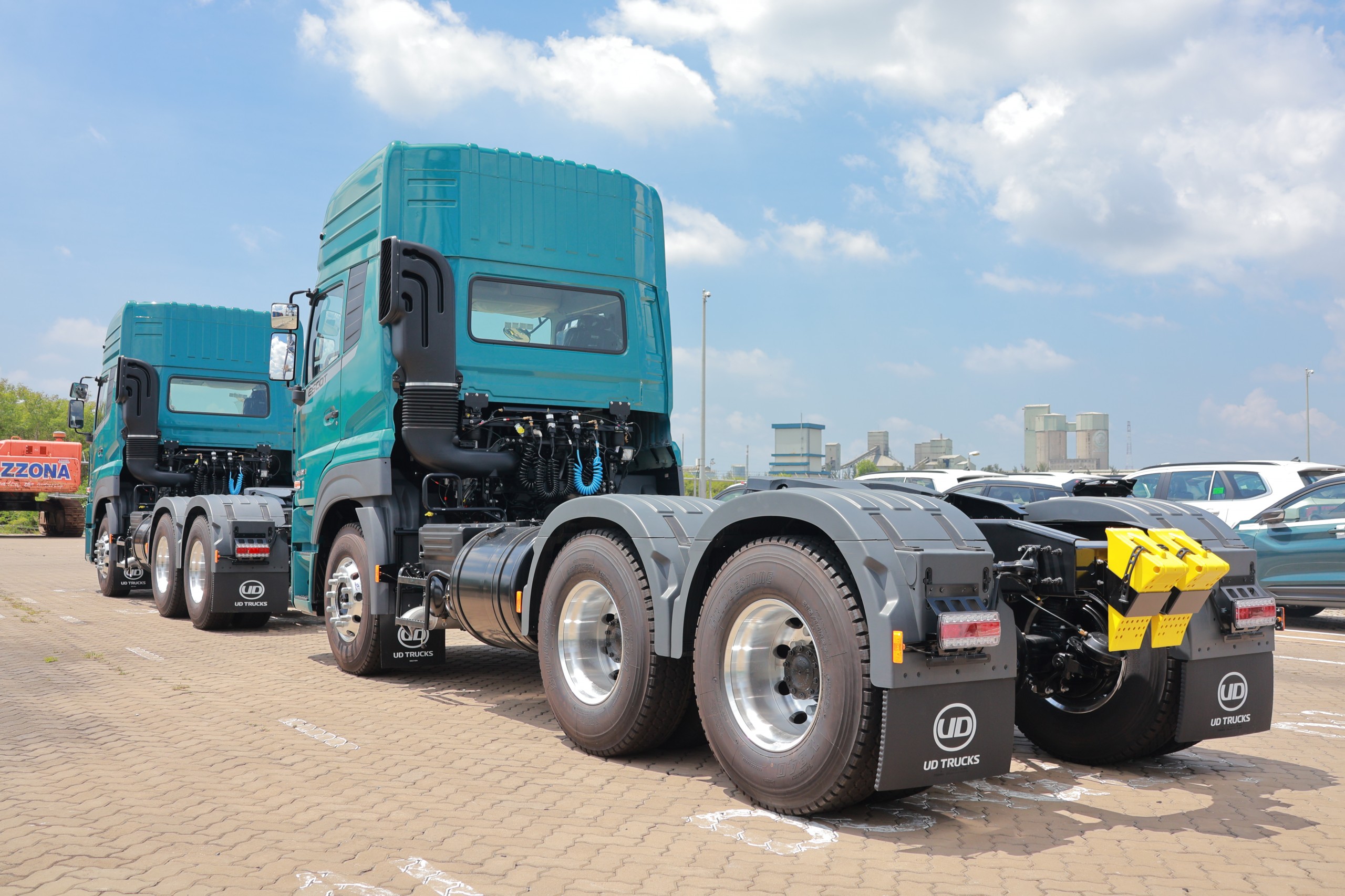 Đầu kéo GWE 410 XXSL Green - http://marketing.namhangroup.com/file/udtrucks/GWE-410-XXSL/v2026-green/photo/img_6128.jpg