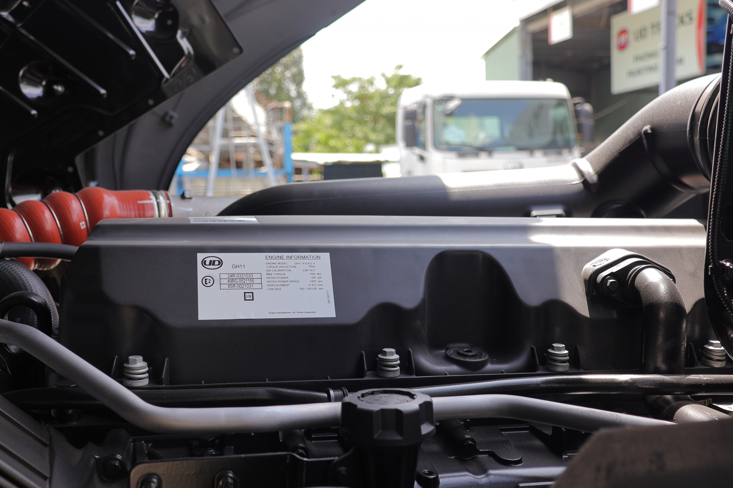6x4 GWE 410 XXSL 2026 - http://marketing.namhangroup.com/file/udtrucks/GWE-410-XXSL/v2026/photo/gwe_410_xxsl_2026_19.jpg