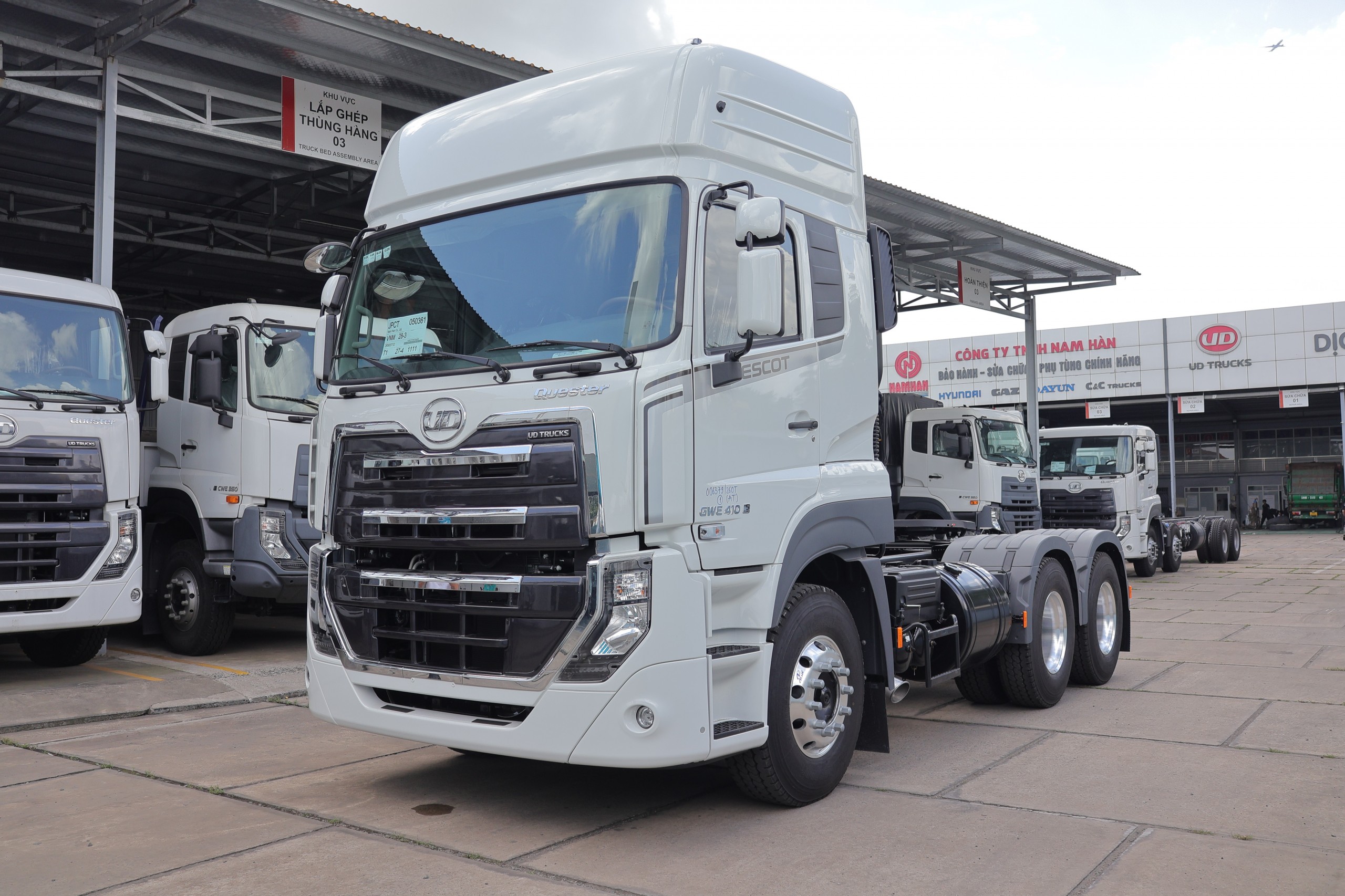 6x4 GWE 410 XXSL 2026 - http://marketing.namhangroup.com/file/udtrucks/GWE-410-XXSL/v2026/photo/gwe_410_xxsl_2026_2.jpg