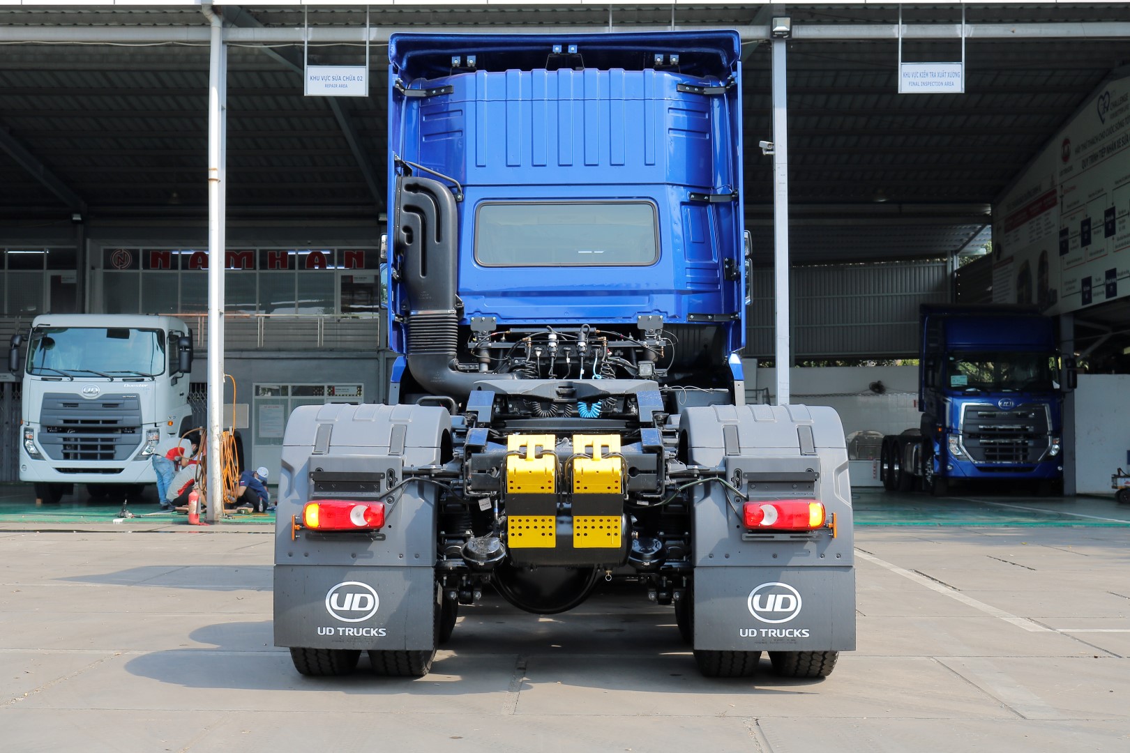 Đầu Kéo 6x4 GWE 460 - http://marketing.namhangroup.com/file/udtrucks/GWE-460/v2022/photo/_MG_2857_Large_.jpg