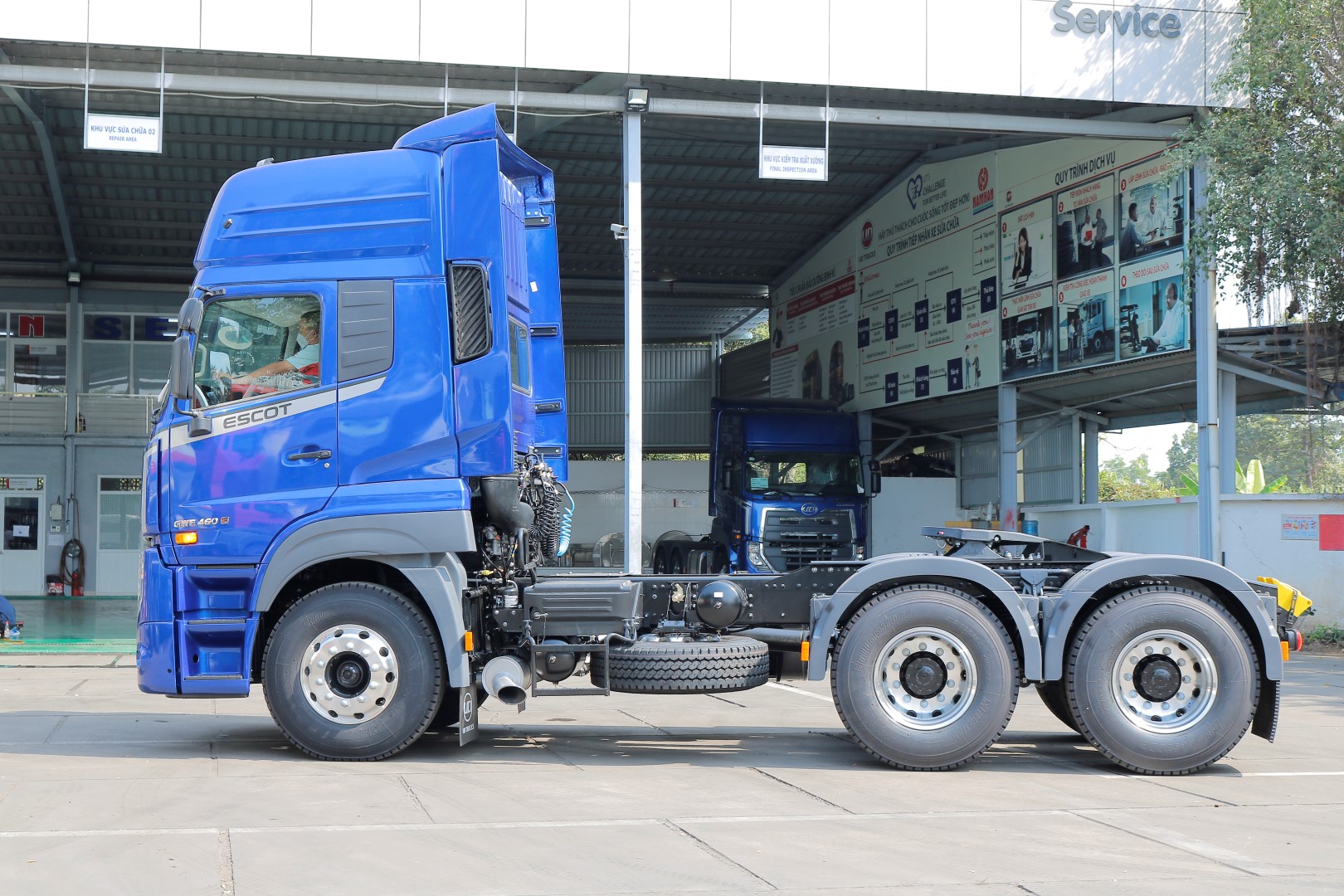 Đầu Kéo 6x4 GWE 460 - http://marketing.namhangroup.com/file/udtrucks/GWE-460/v2022/photo/_MG_2880_Large_.jpg
