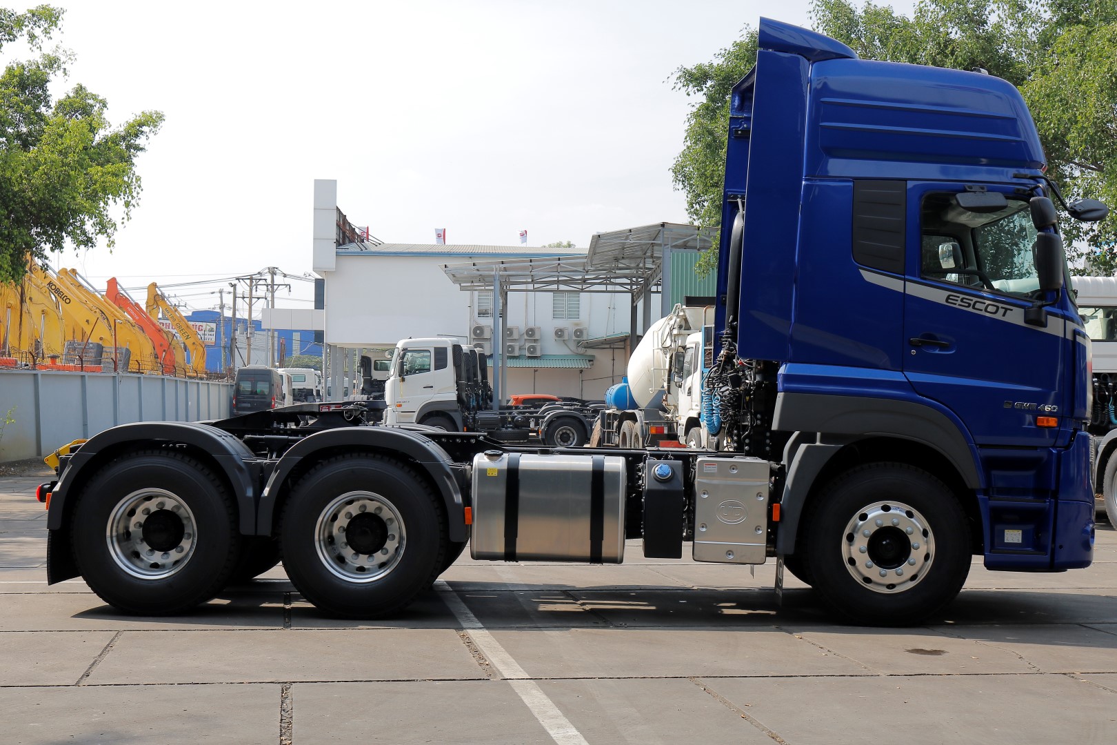 Đầu Kéo 6x4 GWE 460 - http://marketing.namhangroup.com/file/udtrucks/GWE-460/v2022/photo/_MG_2894_Large_.jpg