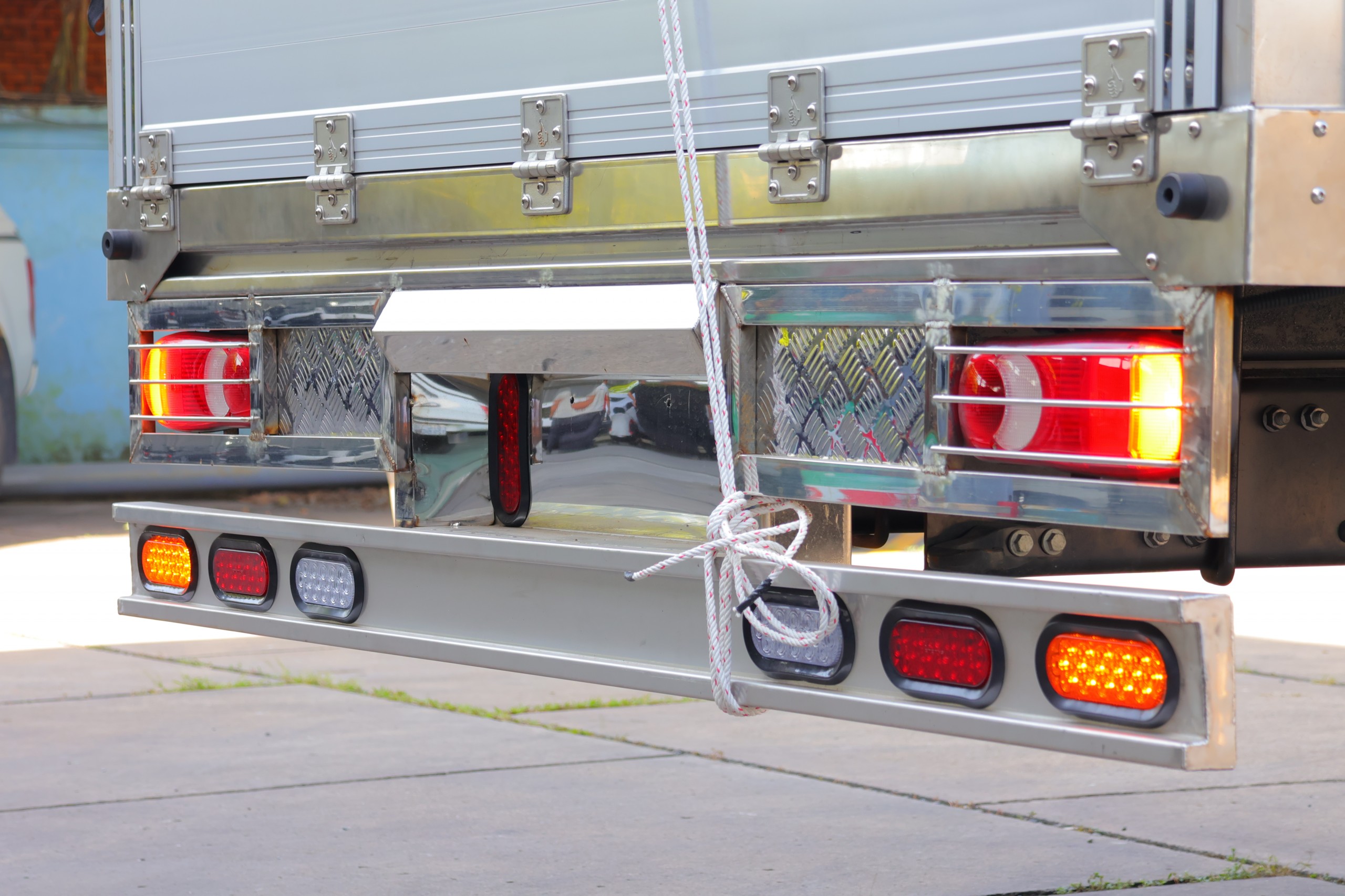 TMB 4x2 MKE 210 - http://marketing.namhangroup.com/file/udtrucks/MKE-210/TMB-6m8/photo/img_3652.jpg