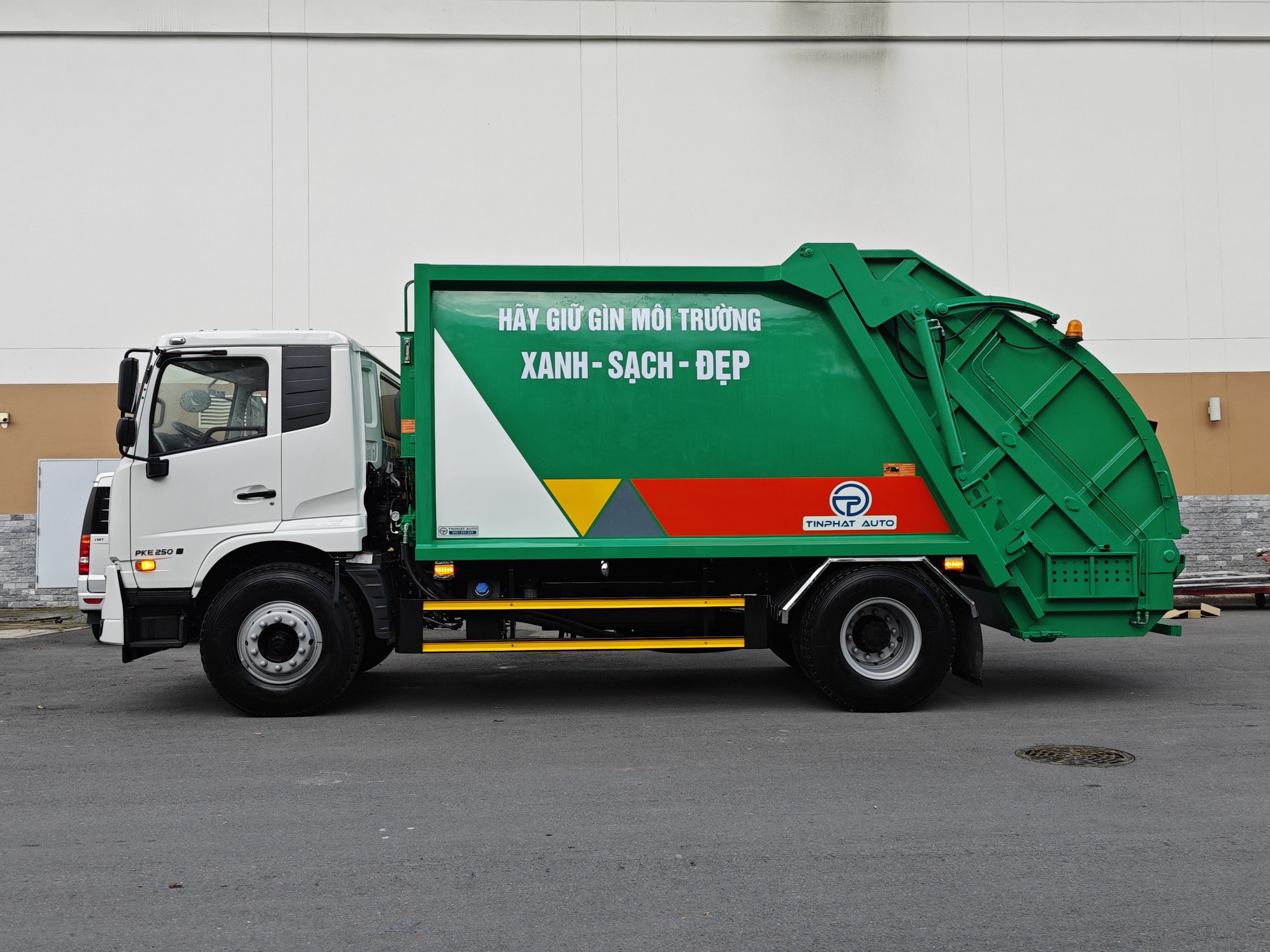 Xe Ép Rác 4x2 PKE 250 - http://marketing.namhangroup.com/file/udtrucks/PKE-250/Ep-Rac/photo/img_20250525_160425.jpg