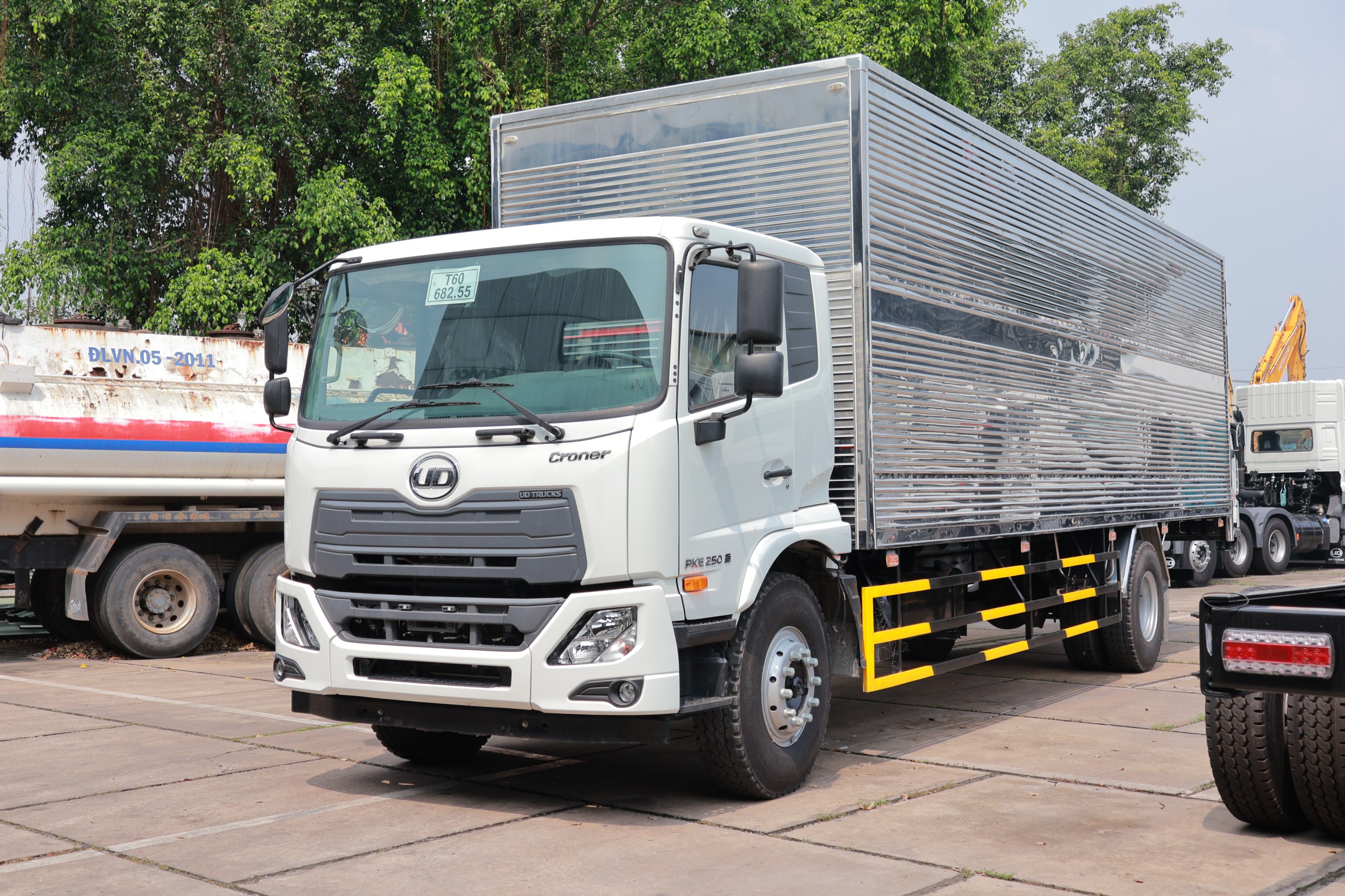 4x2 PKE 250 Thùng Kín HN - http://marketing.namhangroup.com/file/udtrucks/PKE-250/TK-HN/photo/img_6423.jpg