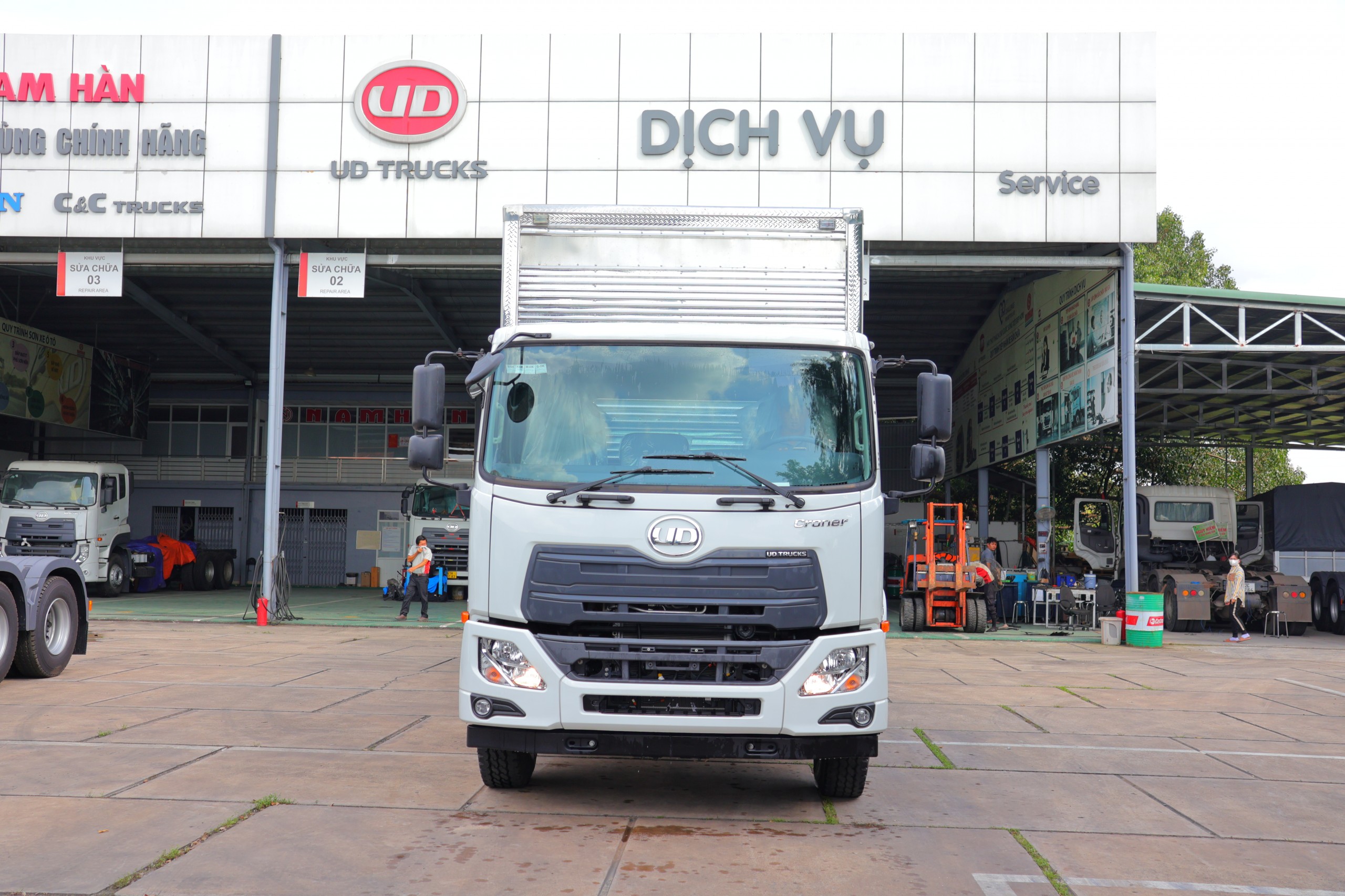 Thùng Kín 4x2 PKE 250 - http://marketing.namhangroup.com/file/udtrucks/PKE-250/TK-TN/photo/img_3575.jpg