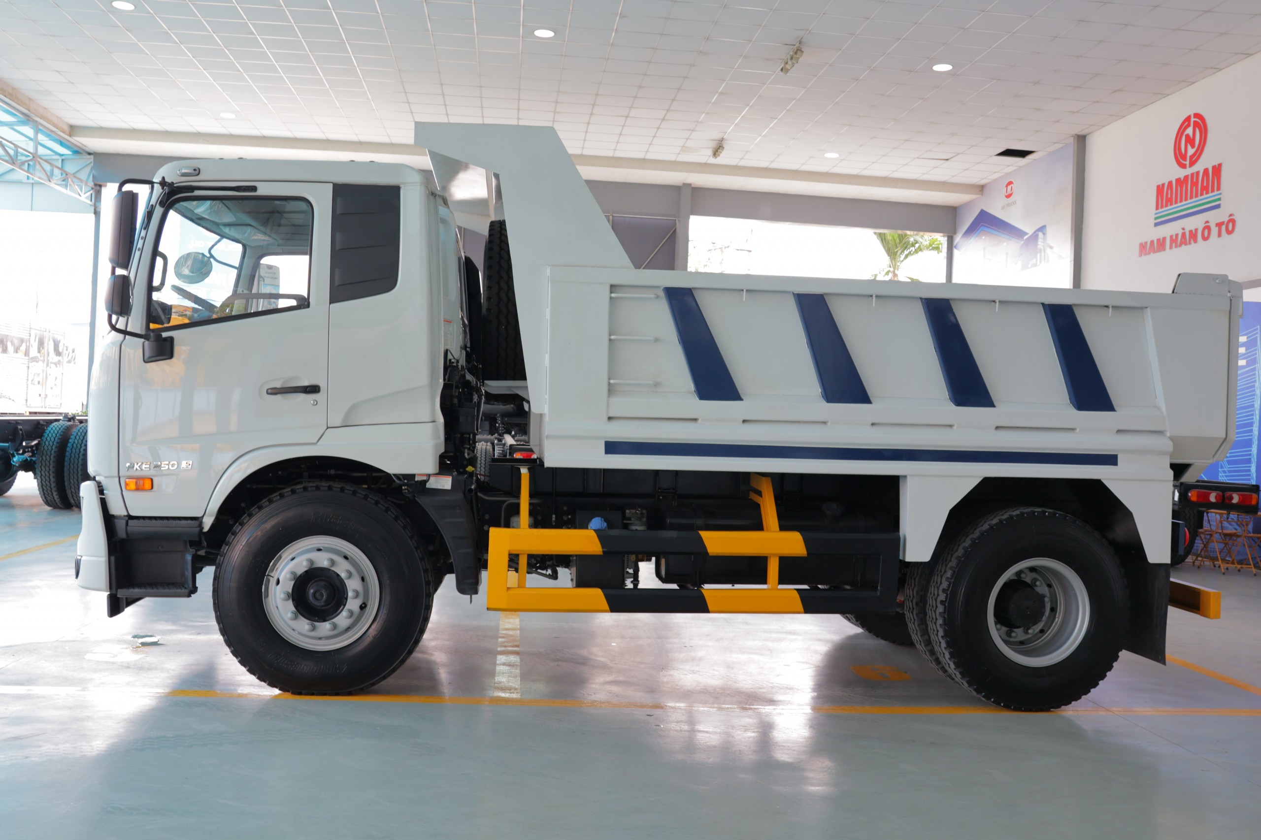 Xe Ben 4x2 PKE 250 - http://marketing.namhangroup.com/file/udtrucks/PKE-250/Xe-Ben/photo_v2/img_3448.jpg