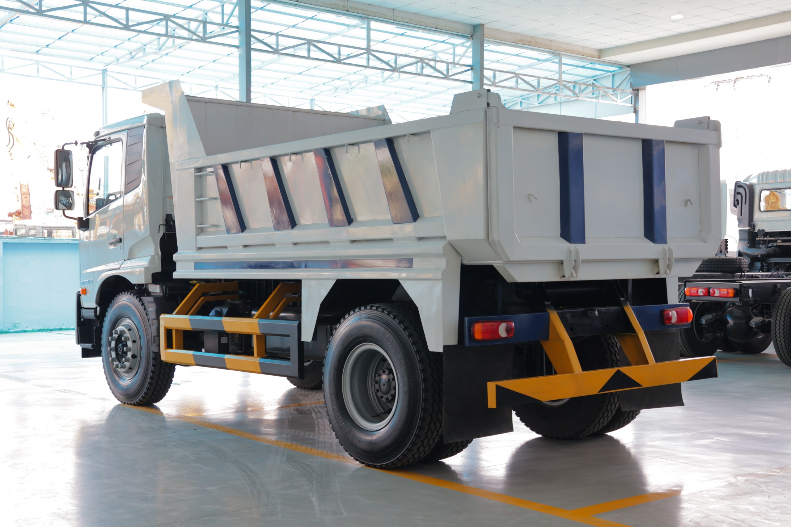 Xe Ben 4x2 PKE 250 - http://marketing.namhangroup.com/file/udtrucks/PKE-250/Xe-Ben/photo_v2/img_3449.jpg