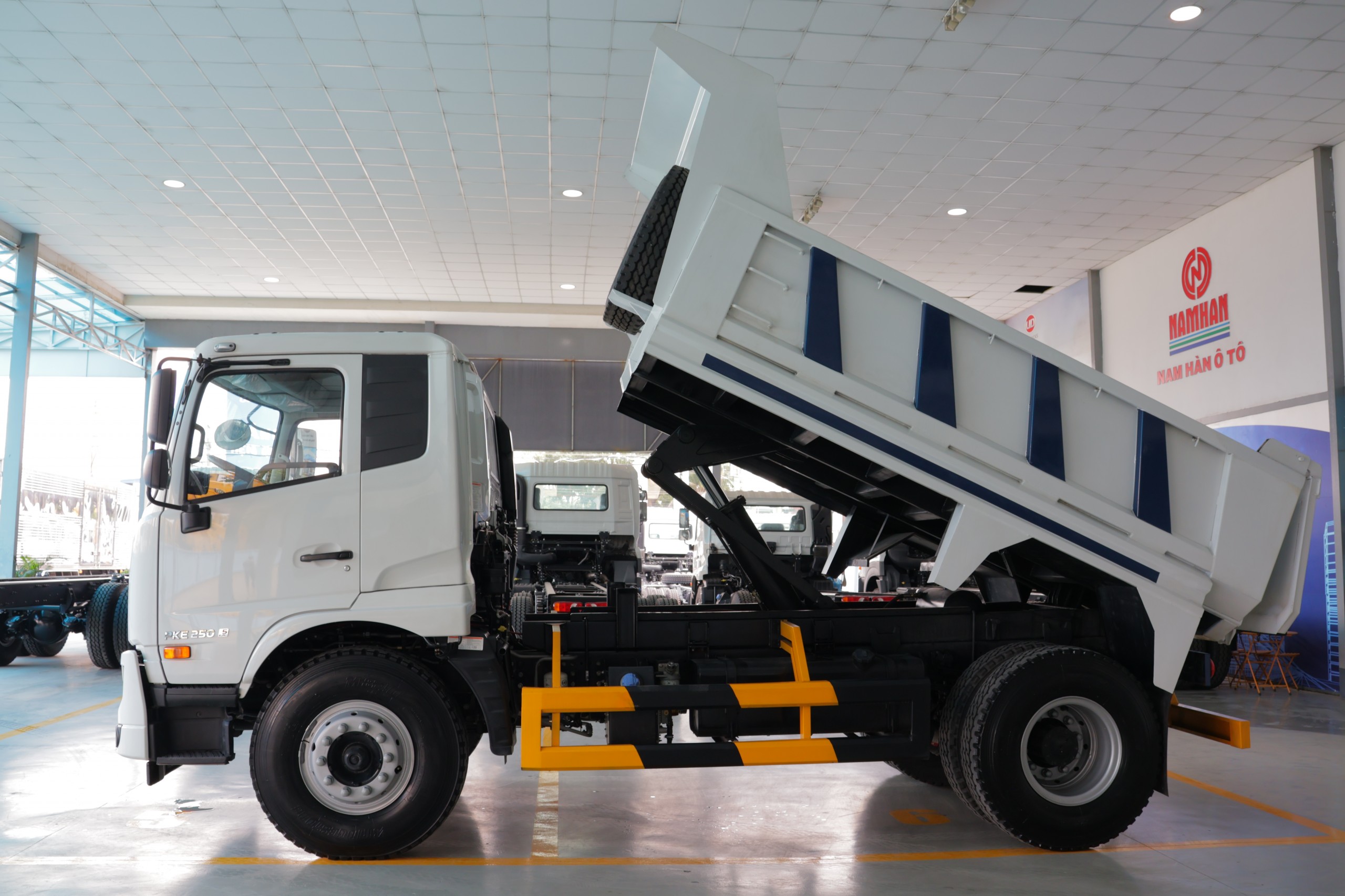Xe Ben 4x2 PKE 250 - http://marketing.namhangroup.com/file/udtrucks/PKE-250/Xe-Ben/photo_v2/img_3457.jpg