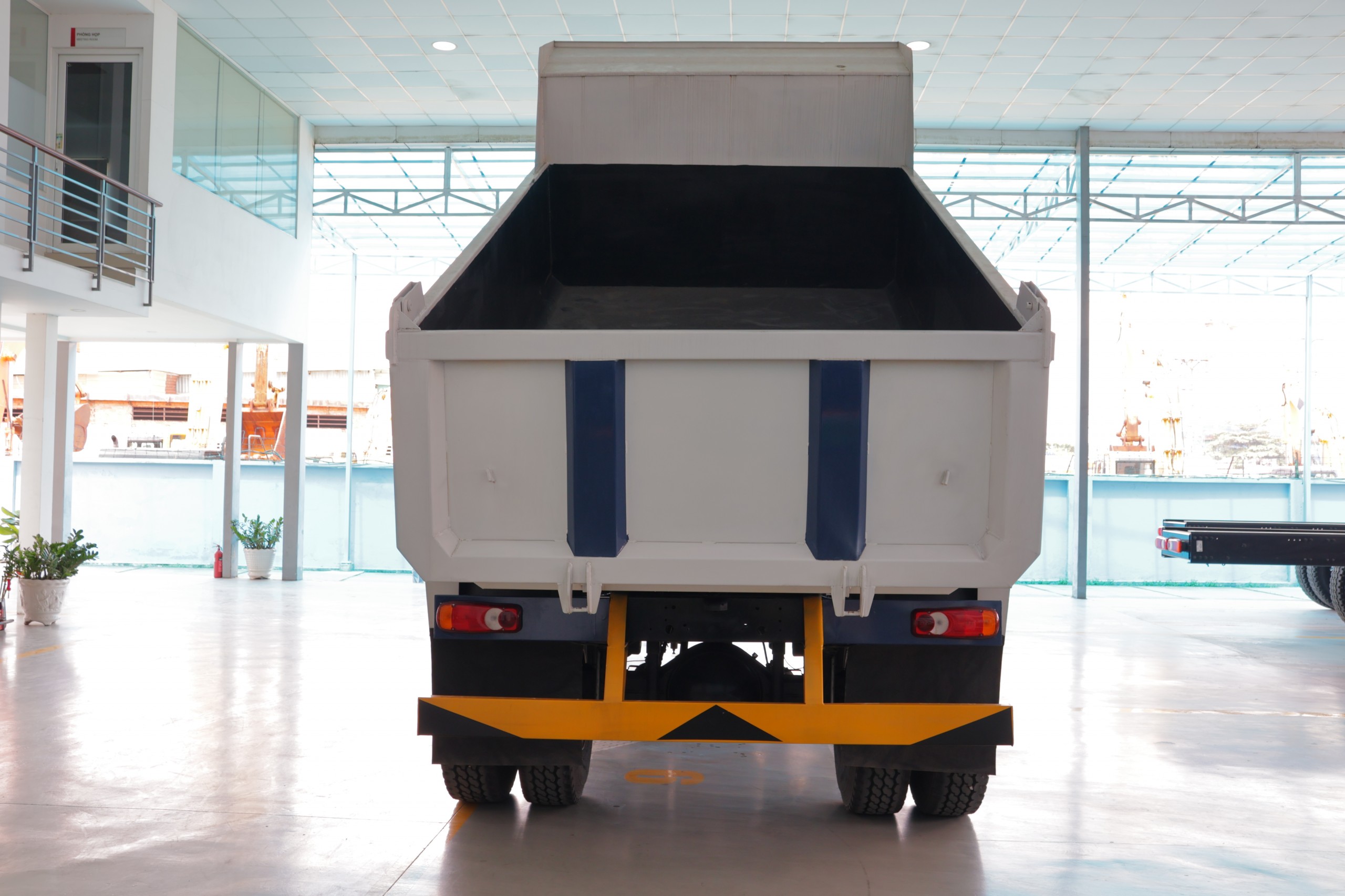 Xe Ben 4x2 PKE 250 - http://marketing.namhangroup.com/file/udtrucks/PKE-250/Xe-Ben/photo_v2/img_3462.jpg