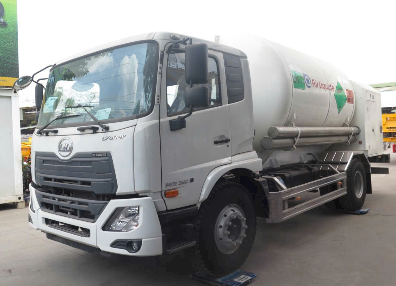 4x2 PKE 250 Liquide Nitrogen - http://marketing.namhangroup.com/file/udtrucks/PKE-250/nitro-asean/photo/z7991154940974_6b1a4c2d50aabf6b29ad645916ab097a.jpg